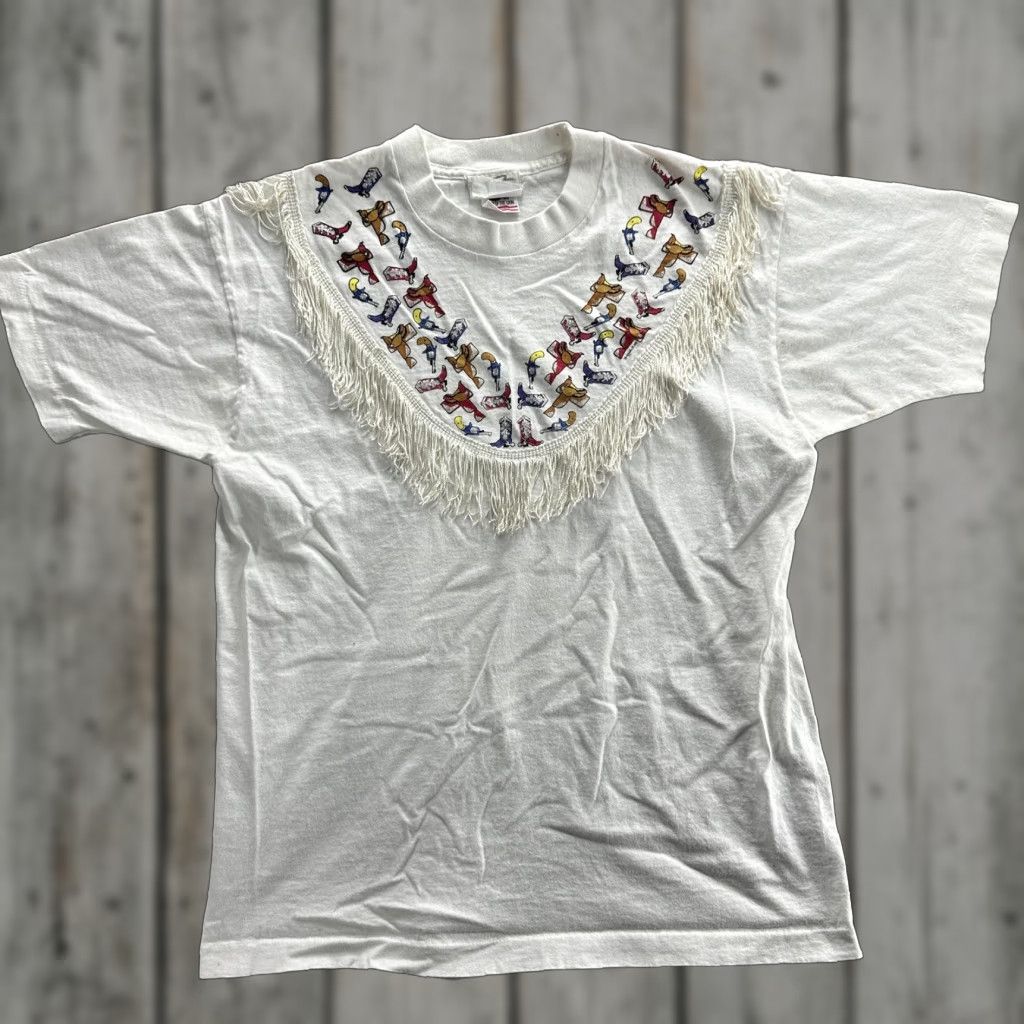 Vintage VINTAGE Buffalo Shirt Womens Large White Fringe Western Cowboy Pistols 90s USA Shirt Womens Large White Fringe Western Cowboy Pistols 90s USA Size L / US 10 / IT 46 - 1 Thumbnail