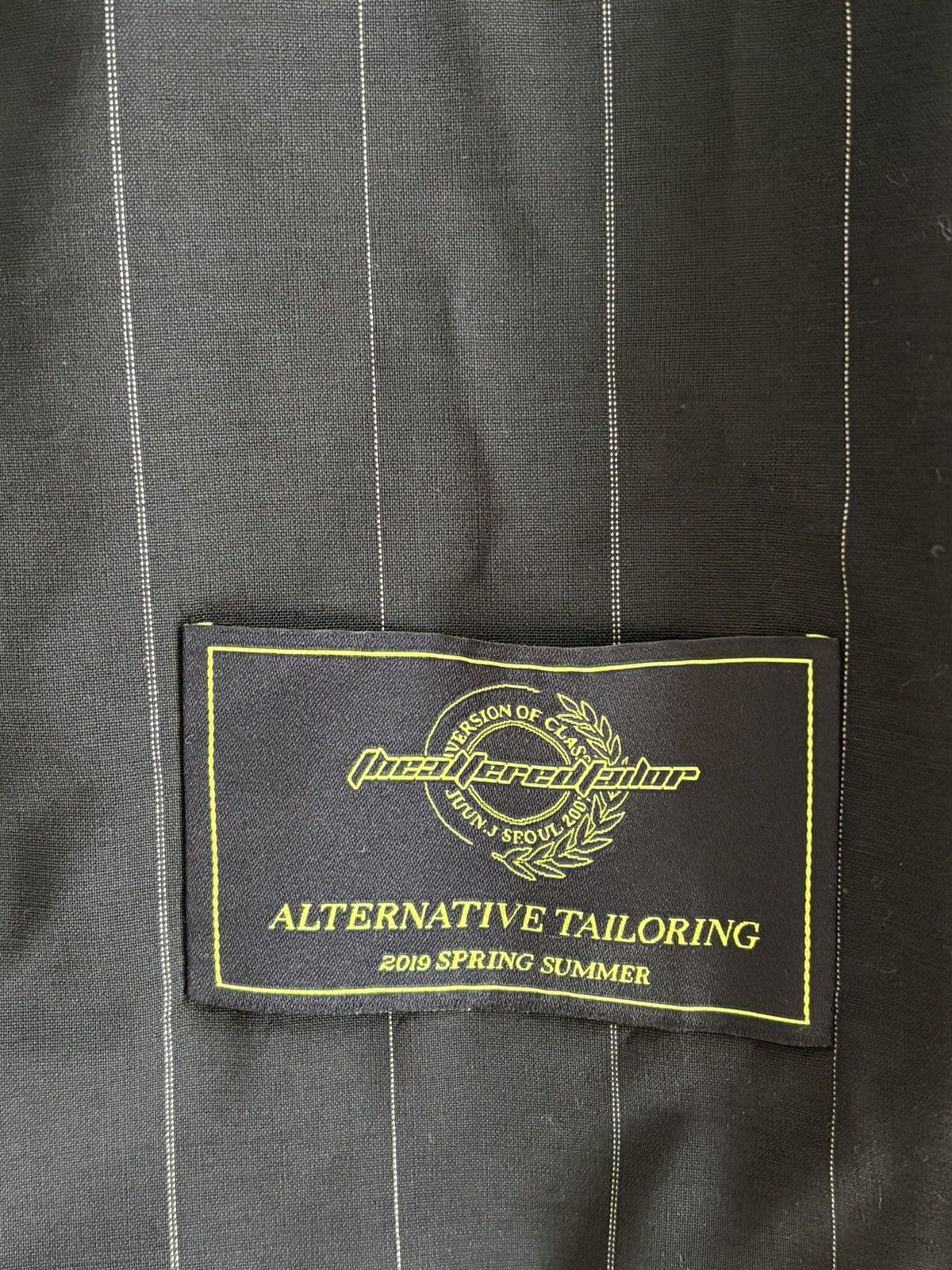 Juun.J SS19 Oversized Navy Pinstripe Blazer Size 36R - 2 Thumbnail