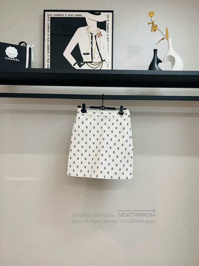 Hermes Hermes White Pig Nose Logo Denim Skirt Size 42" / US 20 - 1 Thumbnail