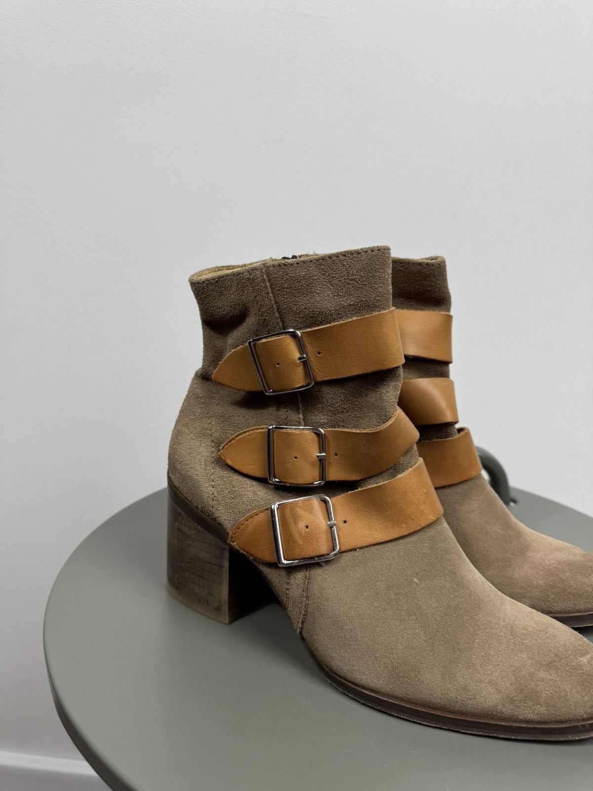 Hudson Hudson London Beige Suede Buckle Heeled Ankle Boots EU 37 Size US 6 / IT 36 - 2 Thumbnail