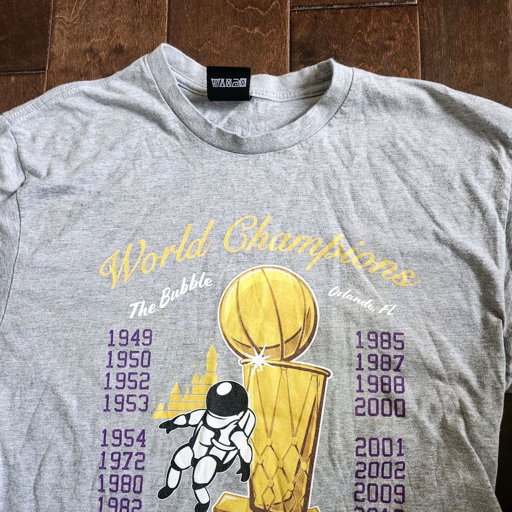 Vintage Spacely Unlimited World Champions Shirt Mens Gray Short Sleeve Crew Neck Large T-Shirt Size US L / EU 52-54 / 3 - 7 Thumbnail