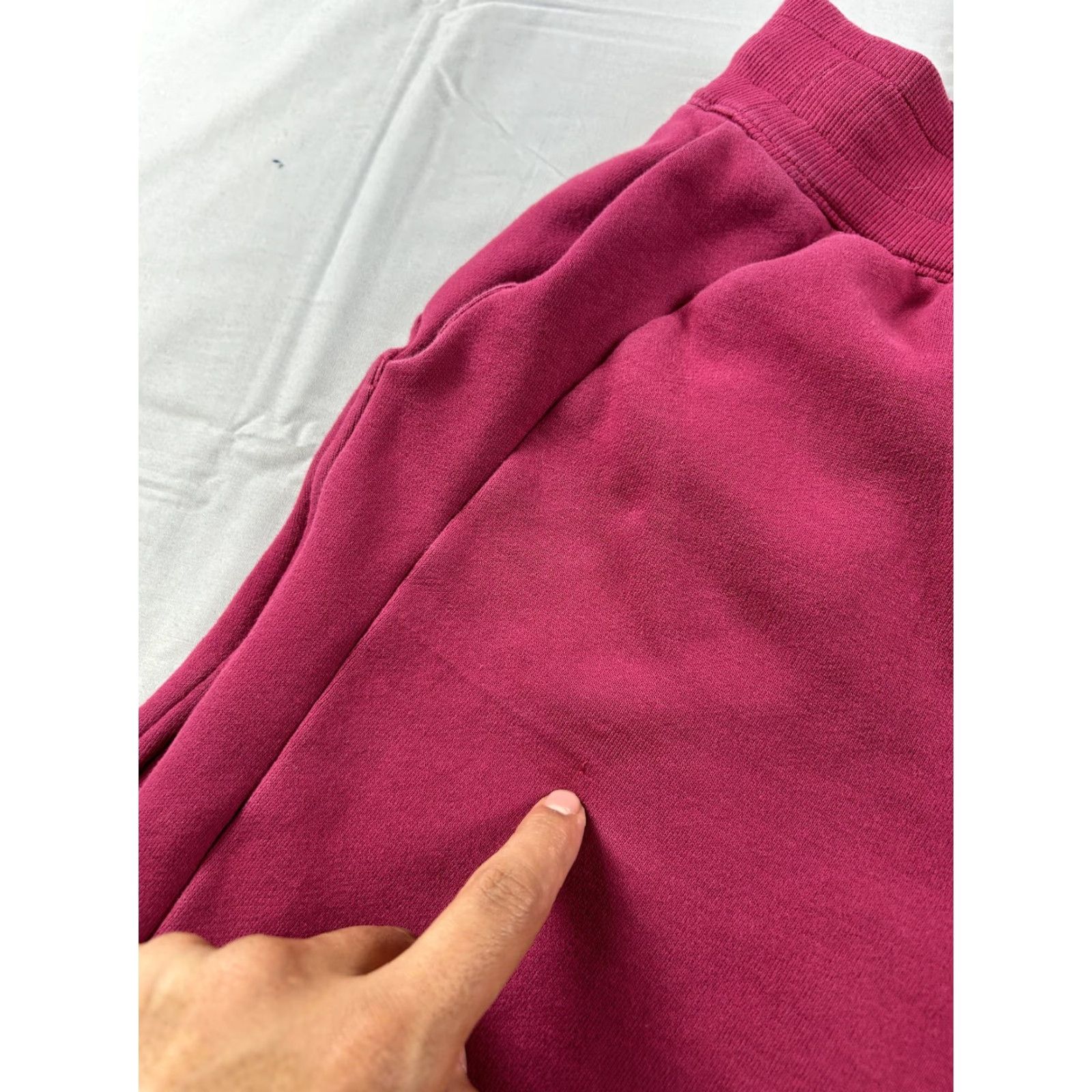 Lululemon Lululemon Warm Down Jogger Pants Women 6 Fleece Sweatpants Drawstring Berry Pink Jogger Pants Women 6 Pink Regular Pockets Elastic Waist Size 28" / US 6 / IT 42 - 6 Thumbnail