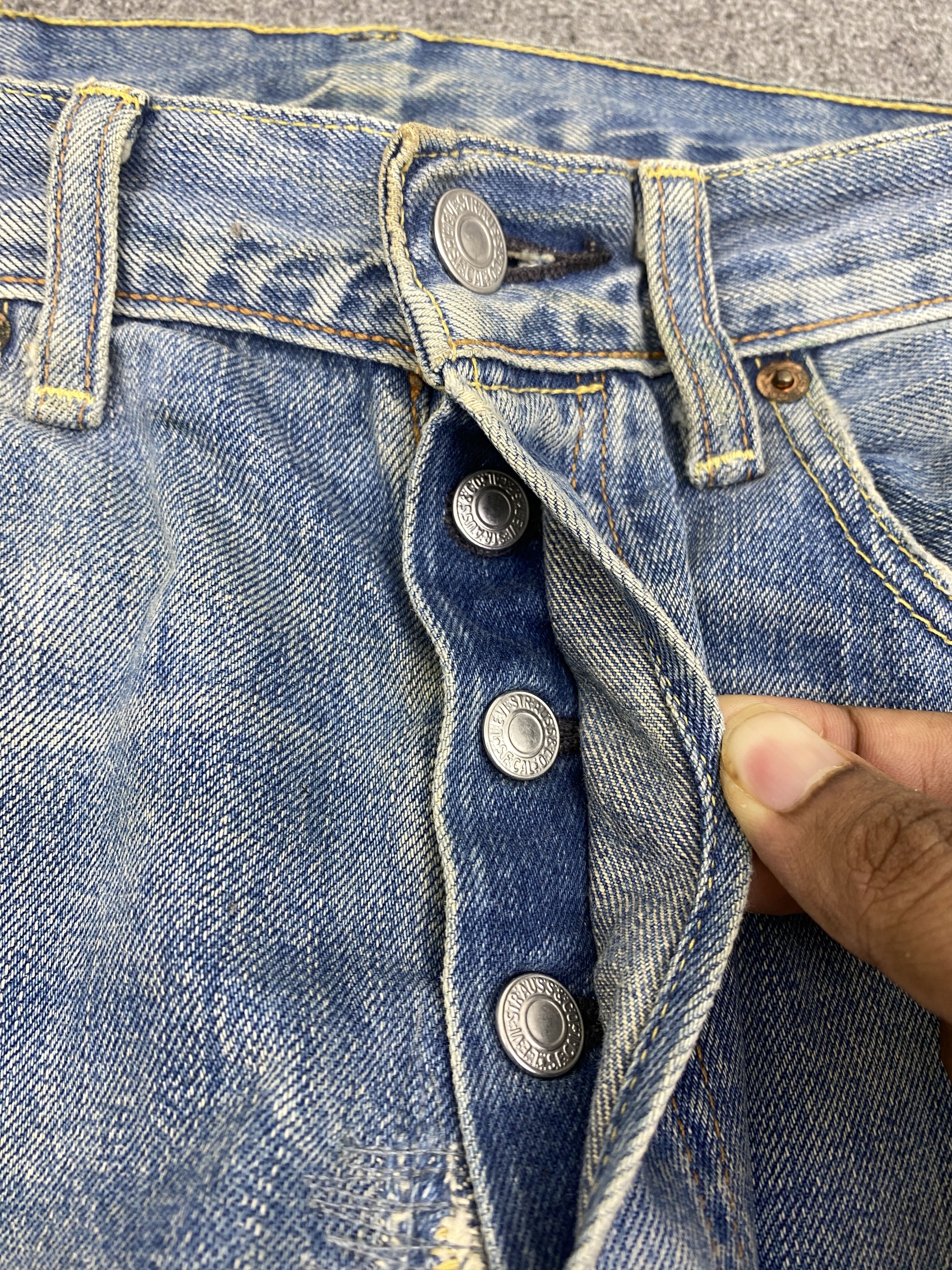 Levi's Vintage Levis 501 Button Fly Faded Blue Jeans DP2841 Size US 29 - 15 Thumbnail