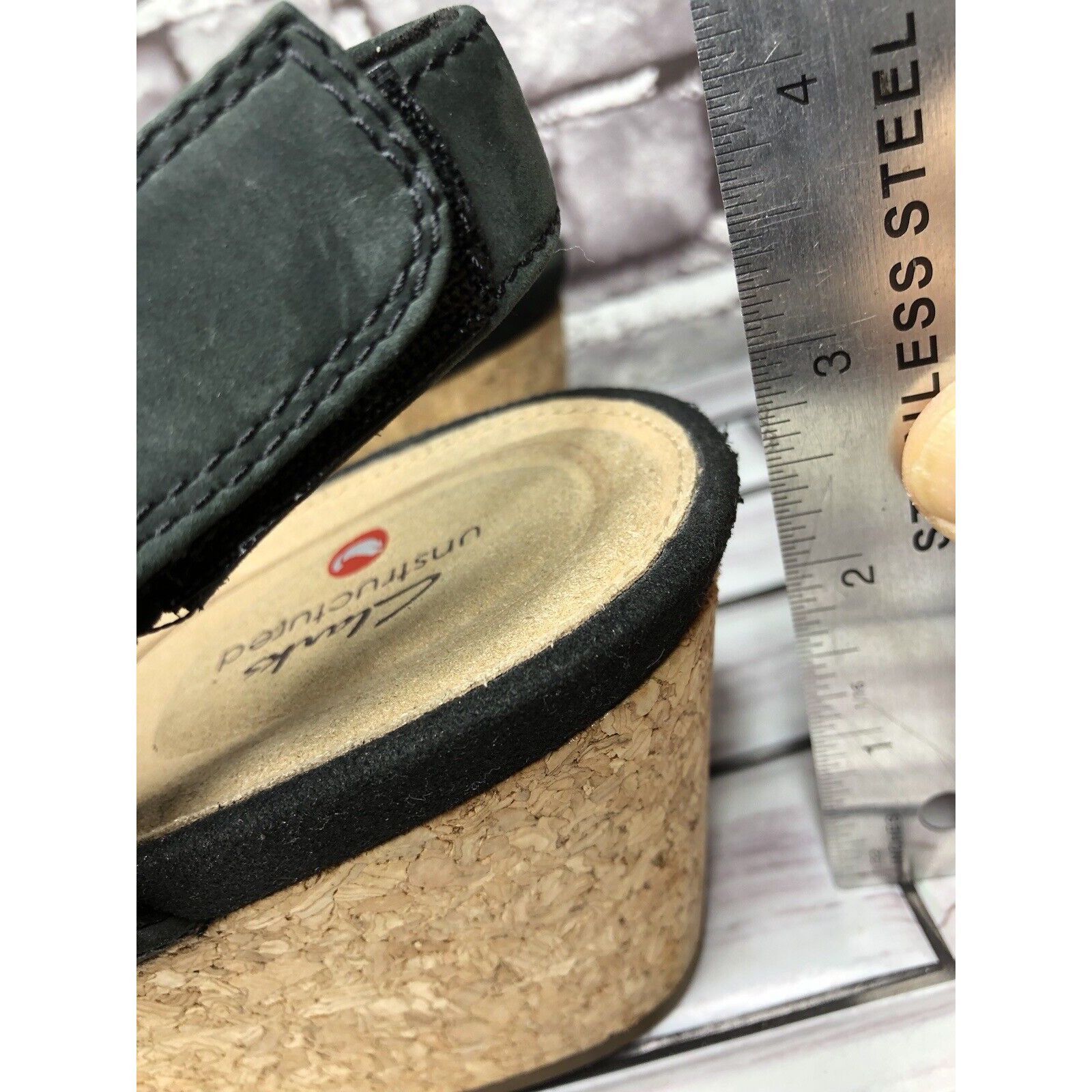 Clarks Clarks Unstructured Black Leather Criss Cross Strap Cork Wed Size US 7 / IT 37 - 8 Thumbnail