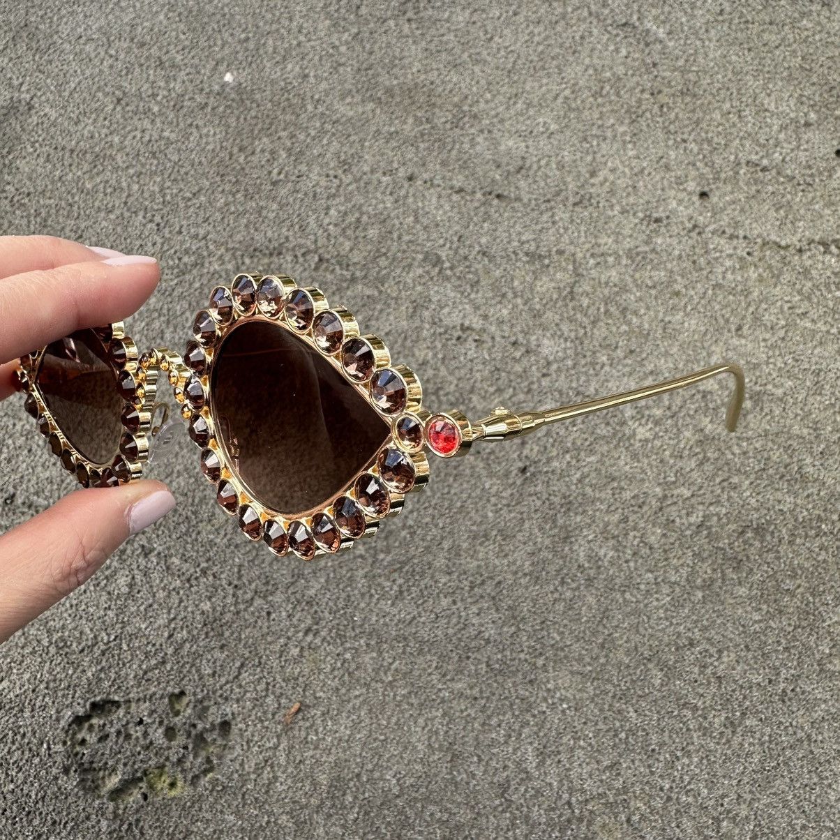 Vintage SUNGLASSES BRAND NEW CLASSIC RETRO VINTAGE YT81064-02 Size ONE SIZE - 2 Thumbnail