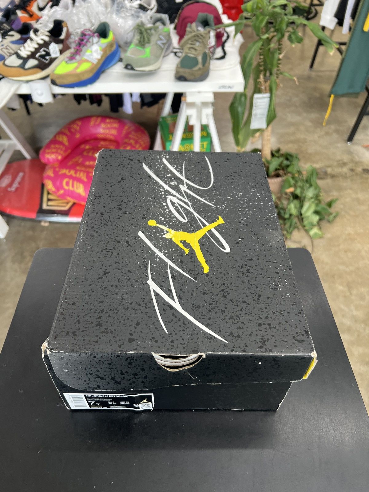 Jordan Brand Air Jordan 4 Thunder Sz. 7Y (2023) Size US 7 / EU 40 - 12 Thumbnail