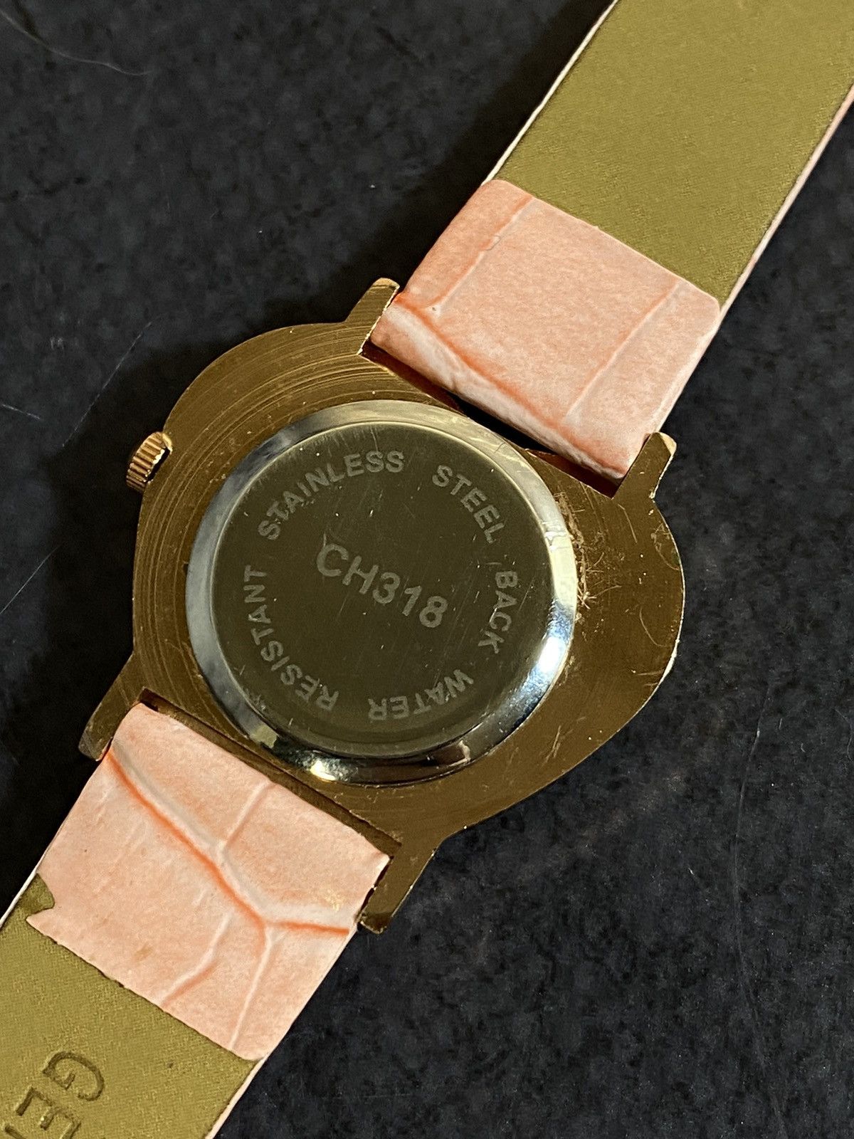 Vintage Heart-Shaped Gold Tone Watch with Pink Strap Japanese Brand Size ONE SIZE - 7 Thumbnail