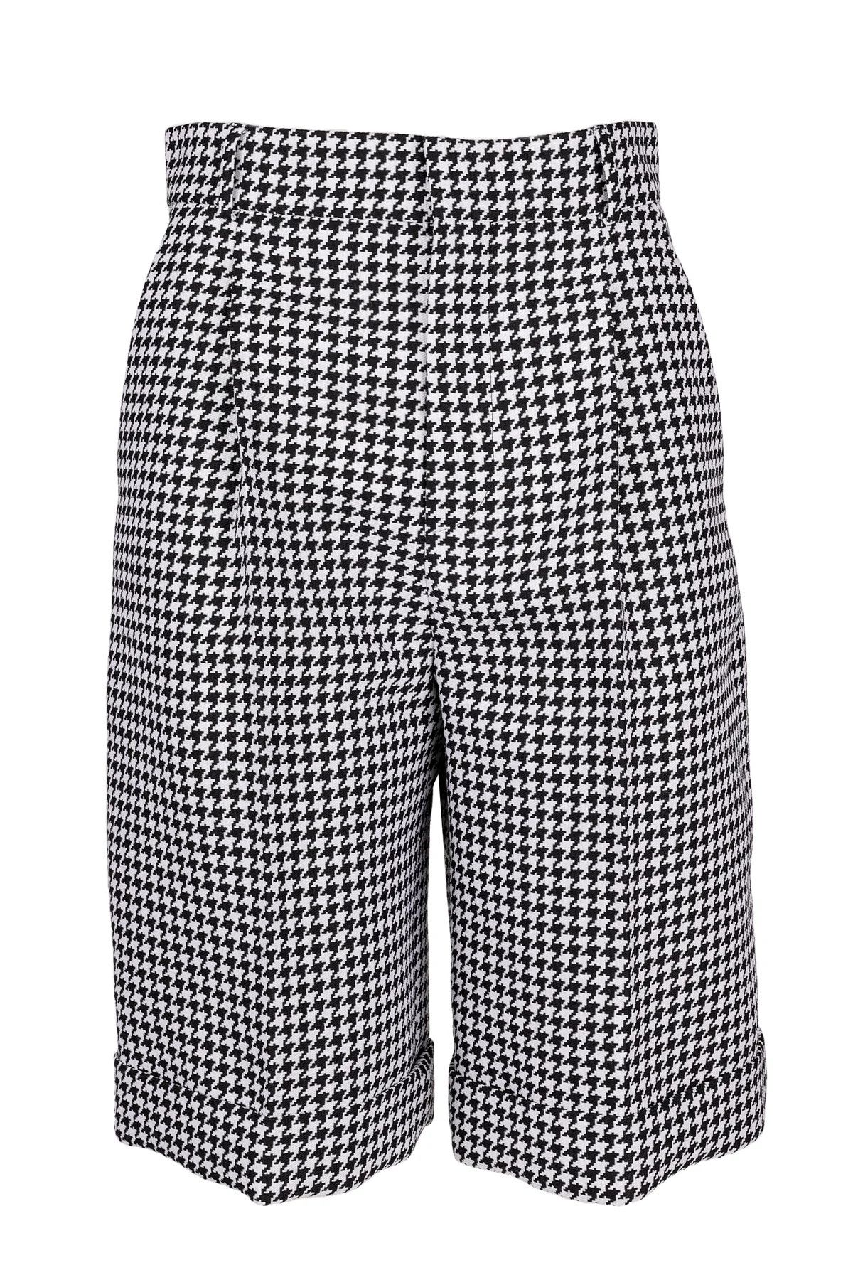 o1y0825 Short in Black/White