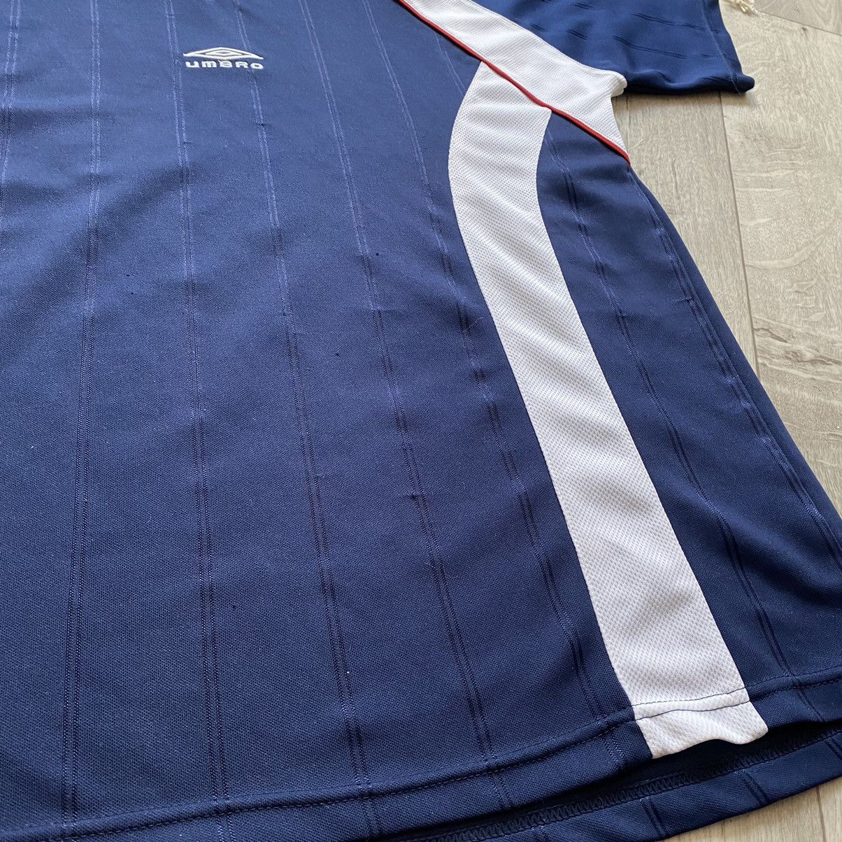 Umbro UMBRO Y2K CENTRE LOGO DRILL JERSEY T SHIRT Size US M / EU 48-50 / 2 - 3 Thumbnail