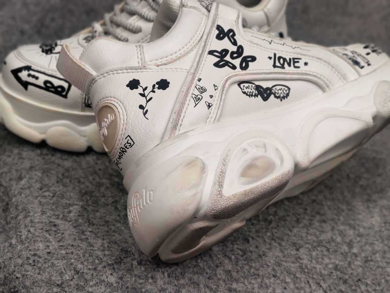 Buffalo London Buffalo Superge Cld Corin Oversized Paint Logo Sneakers Size US 6.5 / IT 36.5 - 21 Thumbnail