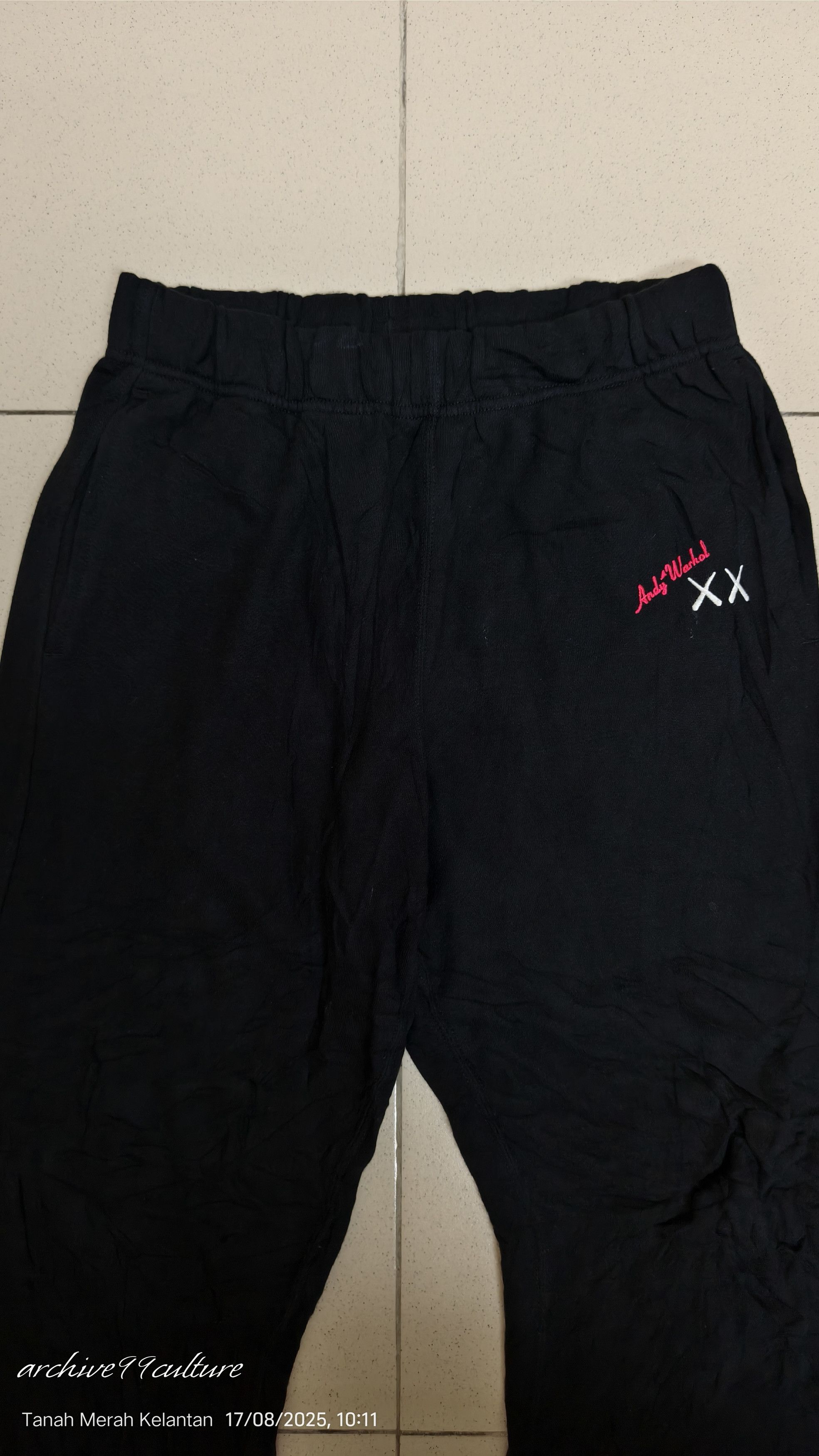 Andy Warhol × Kaws × Uniqlo Aw2024 UT x Kaws x Andy Warhol sweatpants Size US 30 / EU 46 - 15 Thumbnail