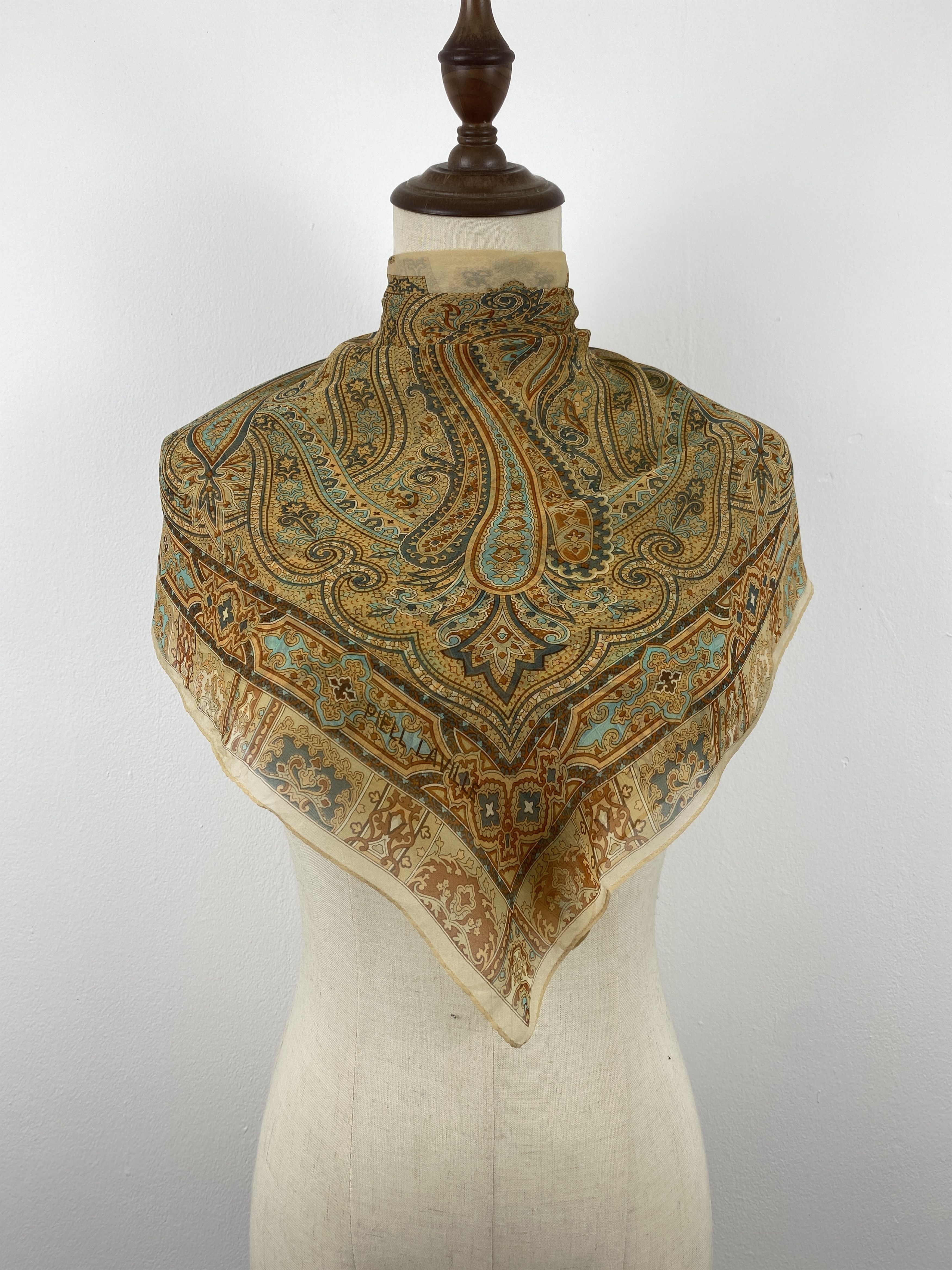 Vintage Vintage Piell Laville Paisley Silk Scarf SN0157 Size ONE SIZE - 1 Thumbnail