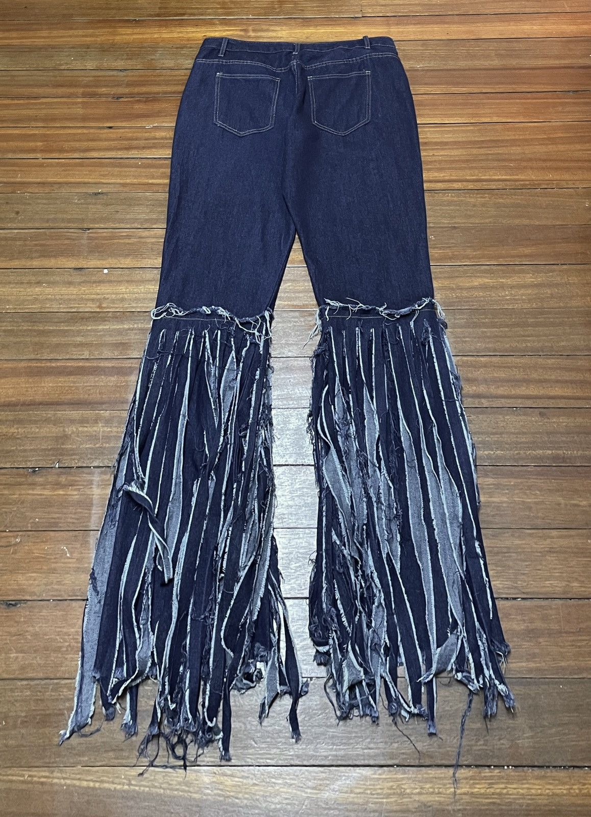 Japanese Brand × Vintage Rare Vintage Japanese Brand Ripped Fringe Flared Jeans 2000s Size US 27 - 2 Thumbnail