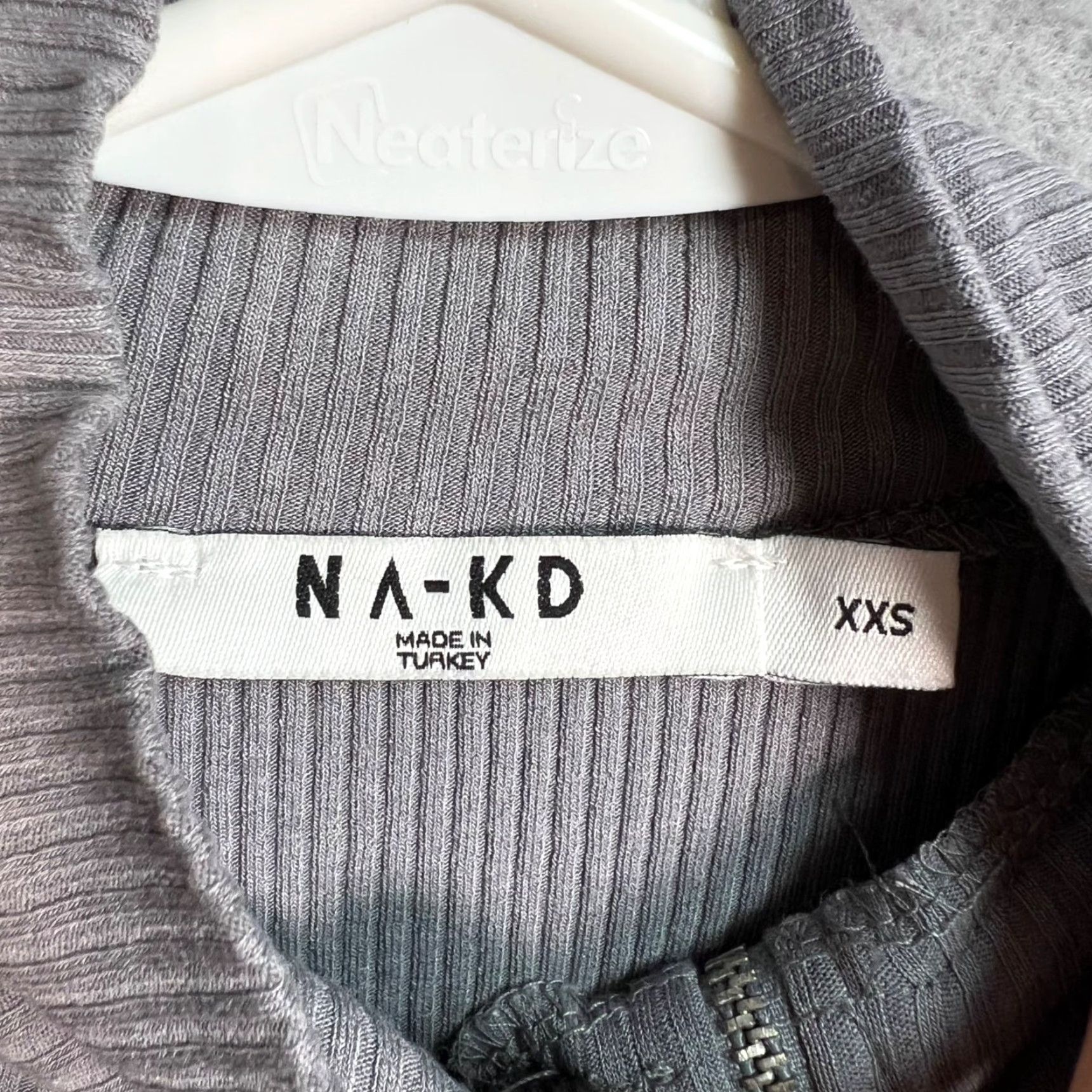 Vintage VINTAGE NA-KD Women Top Shirt XXS Grey Cropped Long Sleeve Zip Detail Womens Light Knit 90s/2000s Style Size XXS / US 00 / IT 34 - 3 Thumbnail