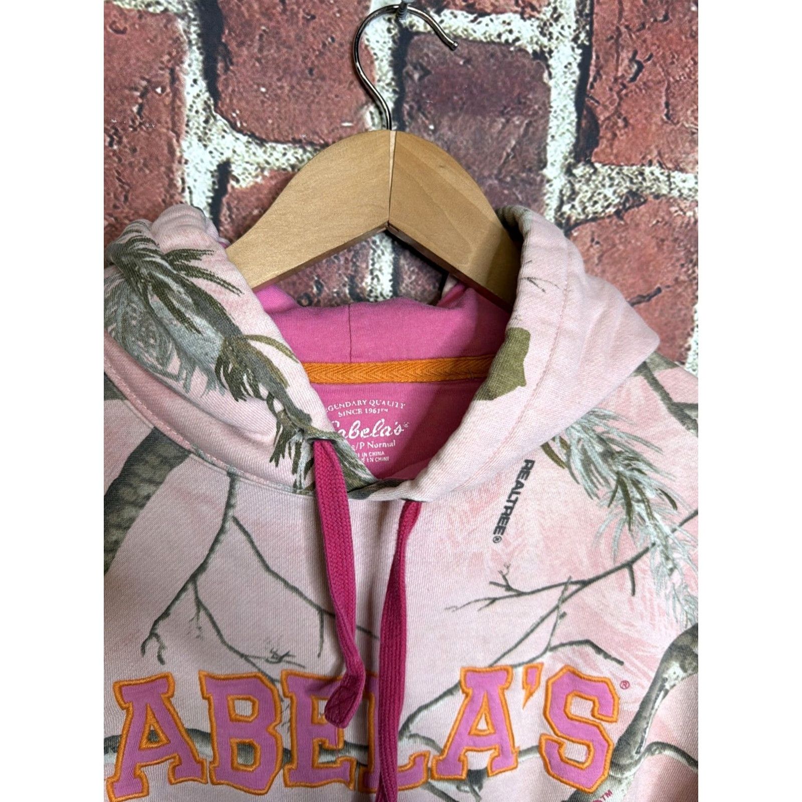 Vintage VINTAGE Cabela's Hoodie Shirt Womens Pink Camo Pullover Hooded S Womens Size S / US 4 / IT 40 - 2 Thumbnail