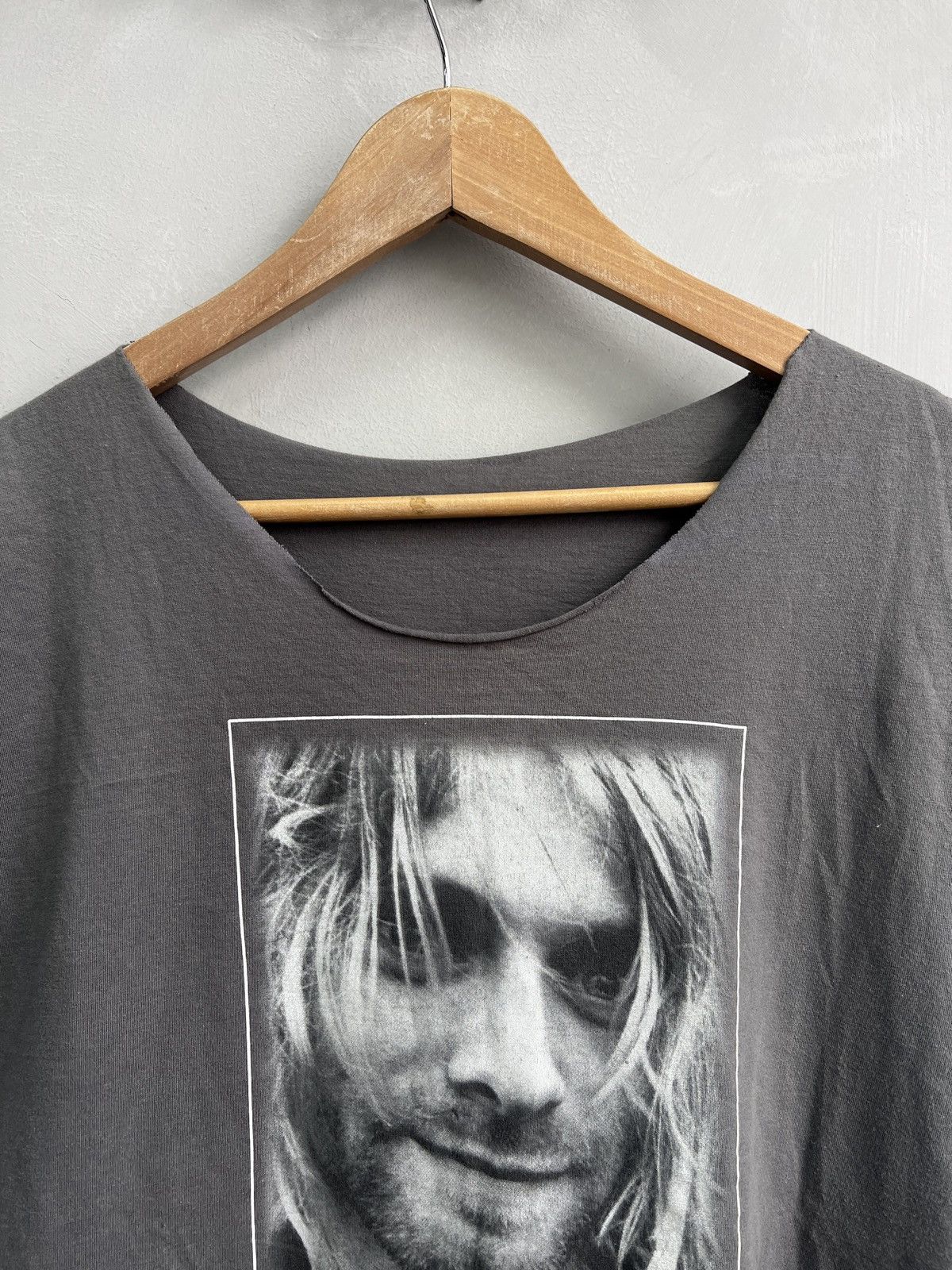 Other VINTAGE 2002 Kurt Cobain memorial tee tank top Size US M / EU 48-50 / 2 - 4 Thumbnail