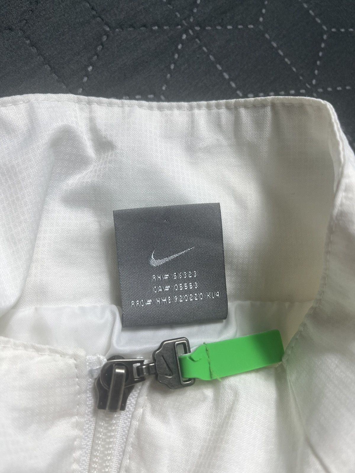 Nike 00swindbreaker nike tn vintage uk streetwear nylon tracksuit Size US S / EU 44-46 / 1 - 13 Thumbnail