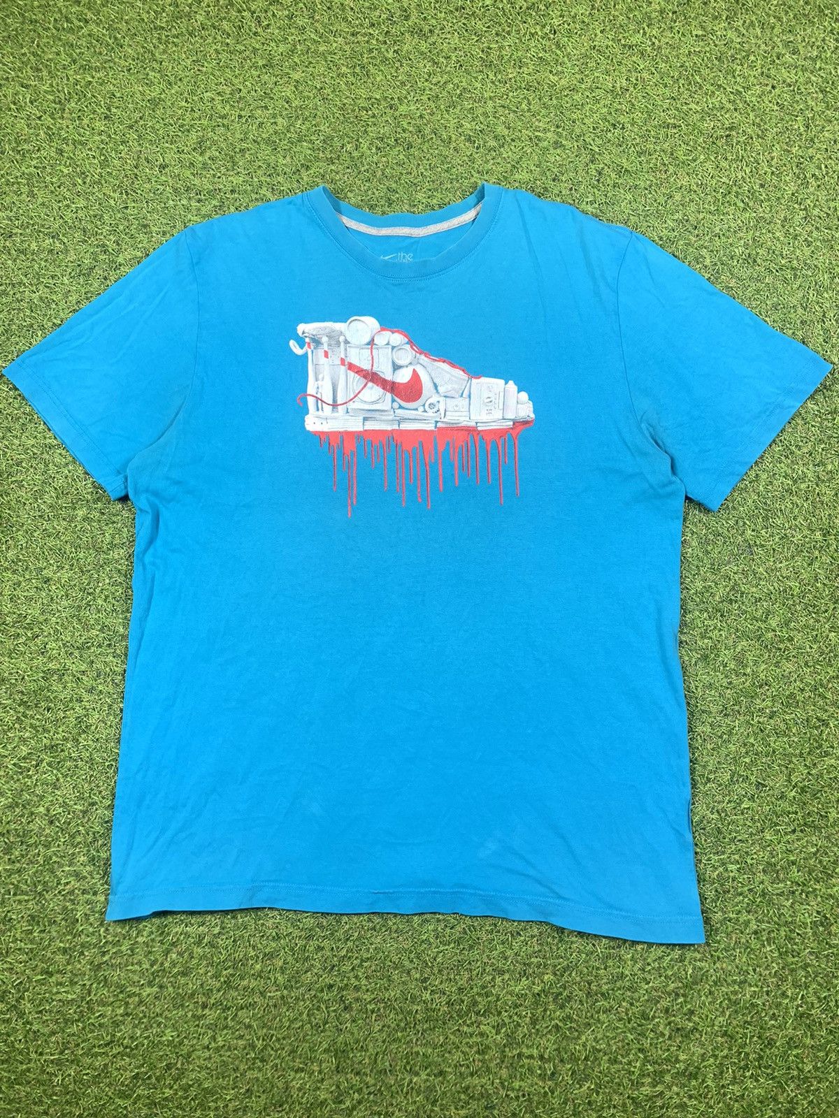 Nike Vintage Nike tee big logo Art streetwear style size XL Size US XL / EU 56 / 4 - 1 Thumbnail