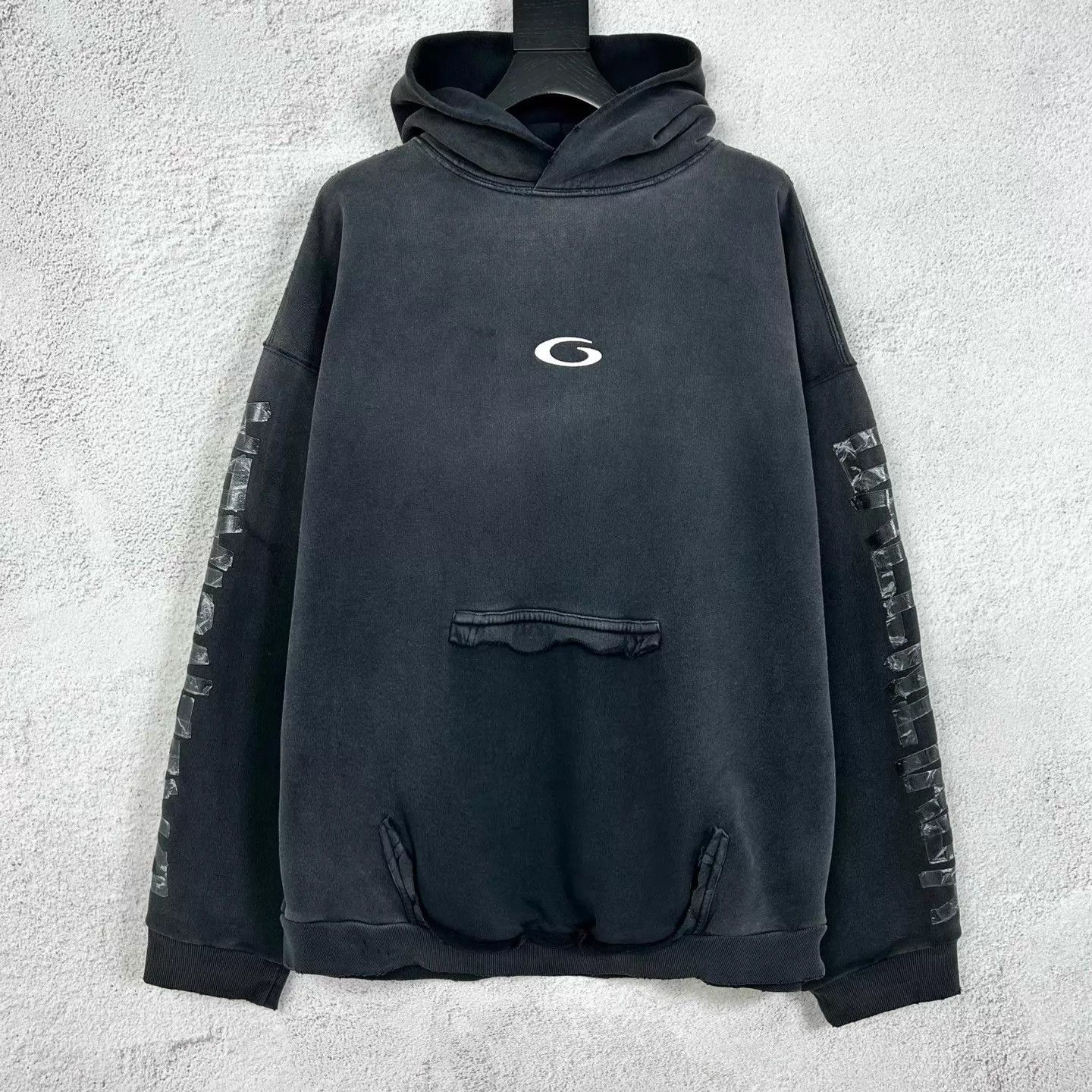 Balenciaga Balenciaga FW25 Black Taped Logo Hoodie M Size US M / EU 48-50 / 2 - 1 Thumbnail