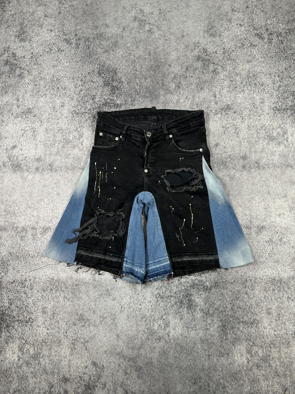 Dsquared2 Y2K Dsquared2 Custom Shorts Distresed Casual Xs Rare USA Size US 29 - 1 Thumbnail