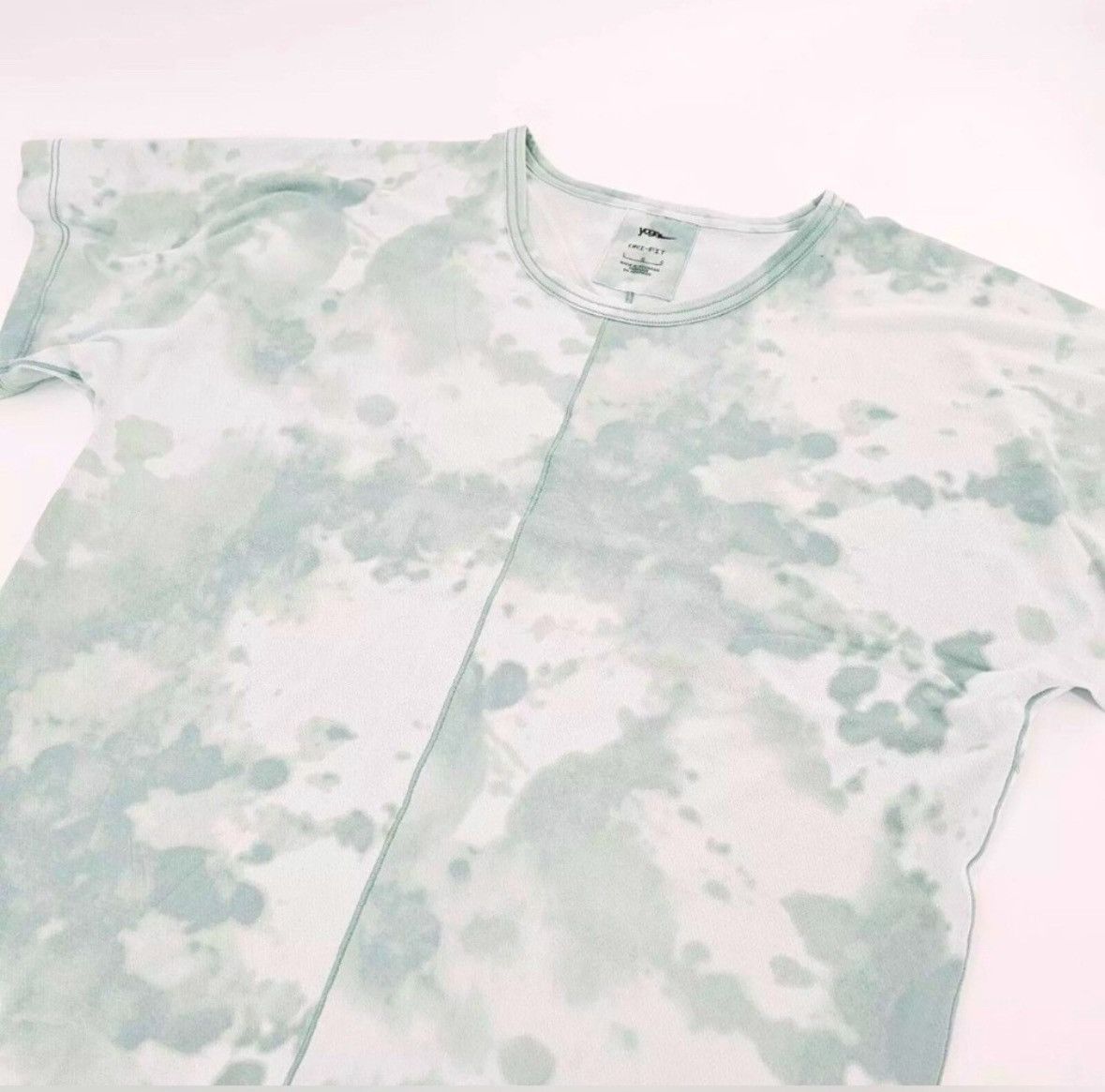 Nike Nike Dri-FIT Men's Print Short-Sleeve Yoga Top DX0922-330 Size US L / EU 52-54 / 3 - 2 Thumbnail