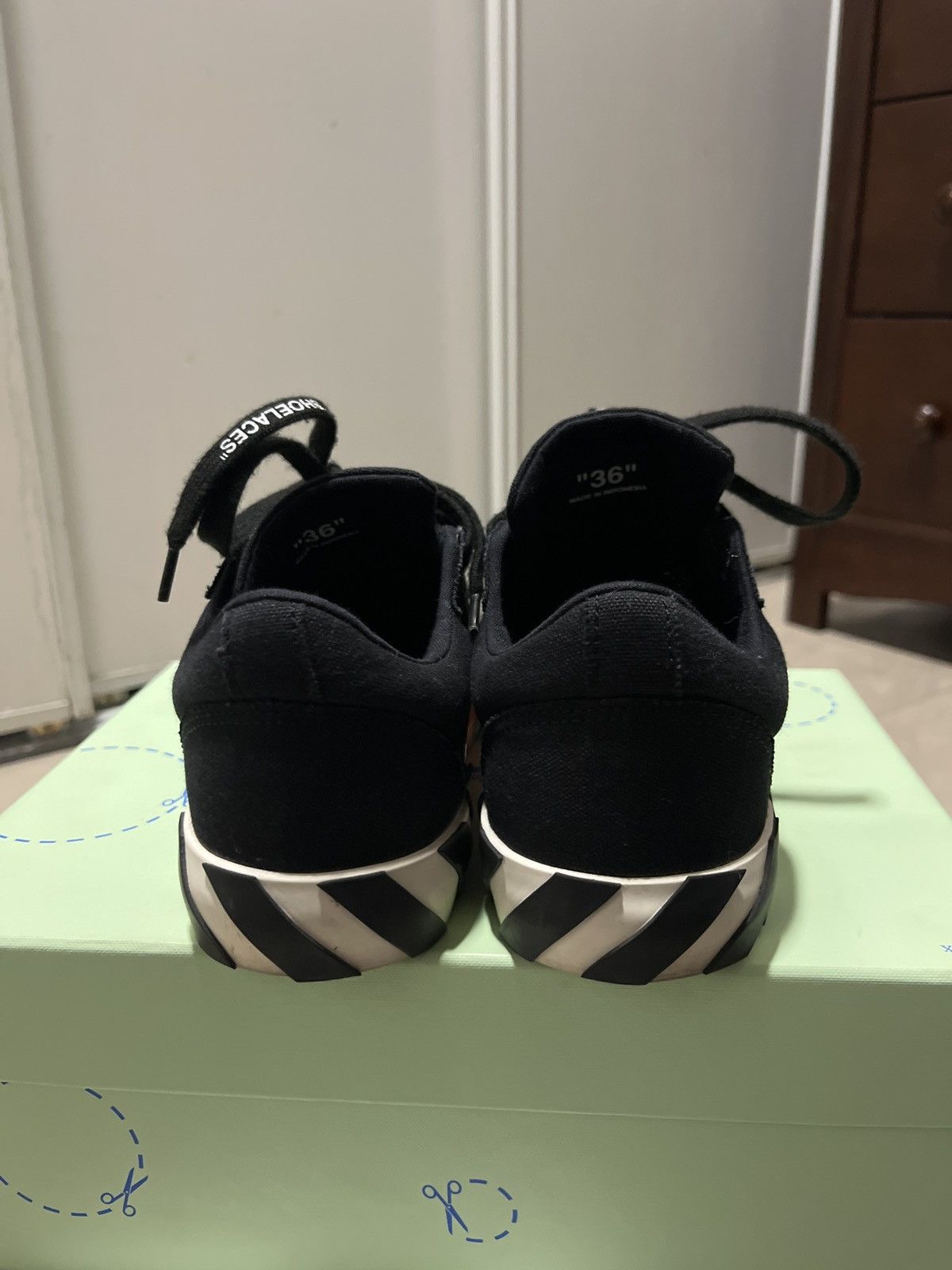 Off-White OFF-WHITE VULC LOW CANVAS BLACK WHITE Size US 6 / IT 36 - 3 Thumbnail