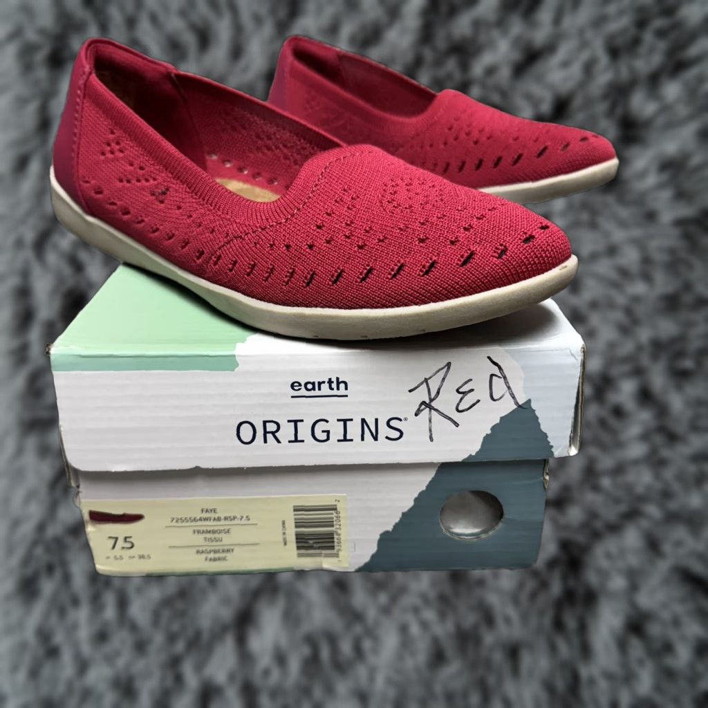 Vintage Earth Origins Faye Slip-On Flats Women 7.5 Red Perforated Boho Chic Comfort Office Shoes Size US 6 / IT 36 - 1 Thumbnail