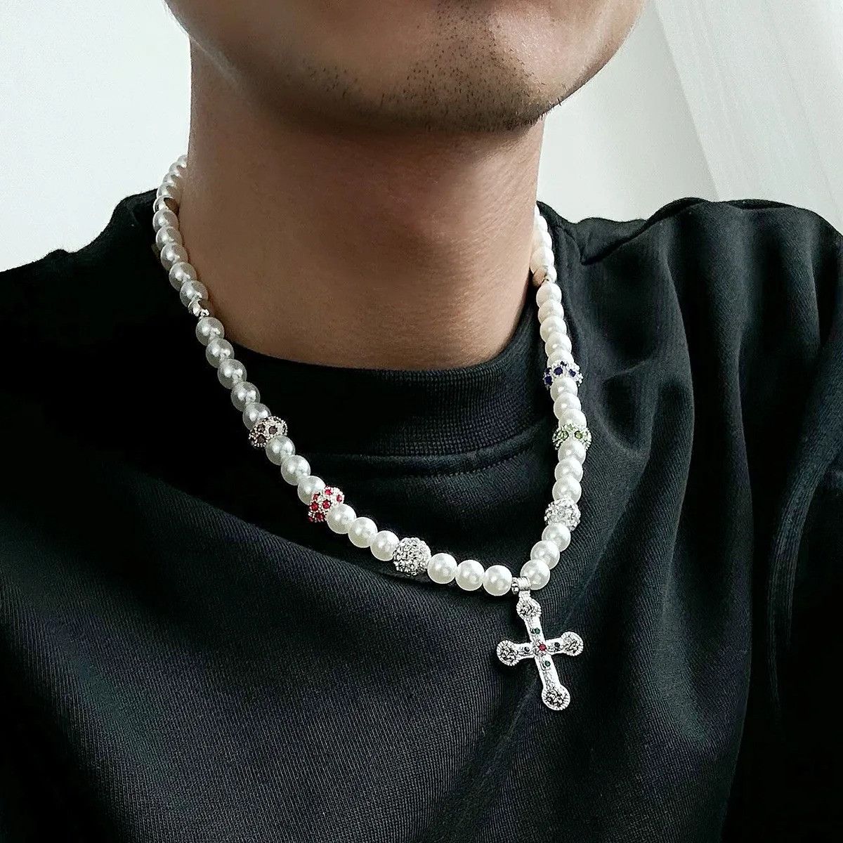 Vintage Pearl Necklace Cross Pendant Size ONE SIZE - 1 Thumbnail