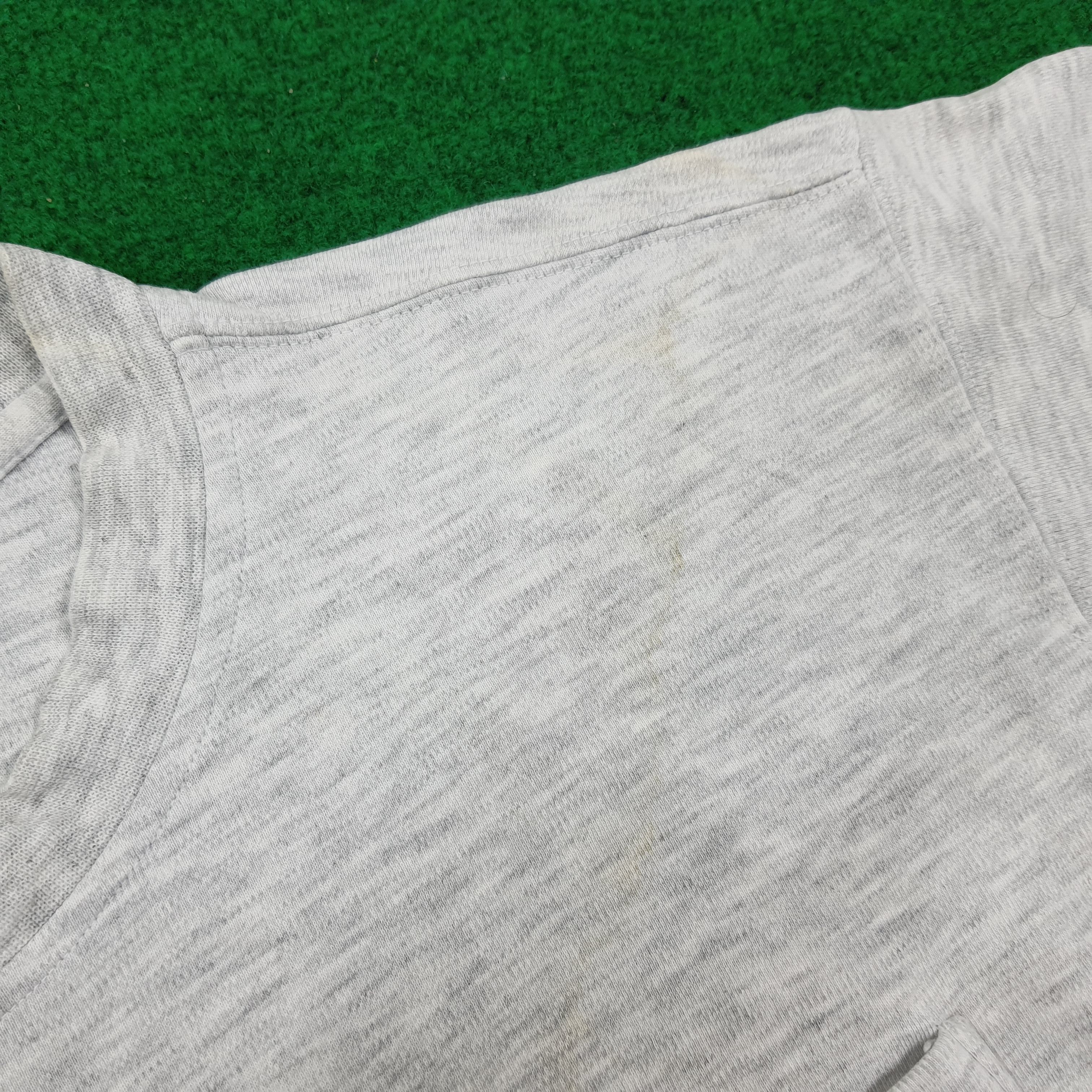 Vintage × Yves Saint Laurent Vintage Yves Saint Laurent YSL with Pocket Dedigner Tshirt Size US L / EU 52-54 / 3 - 13 Thumbnail