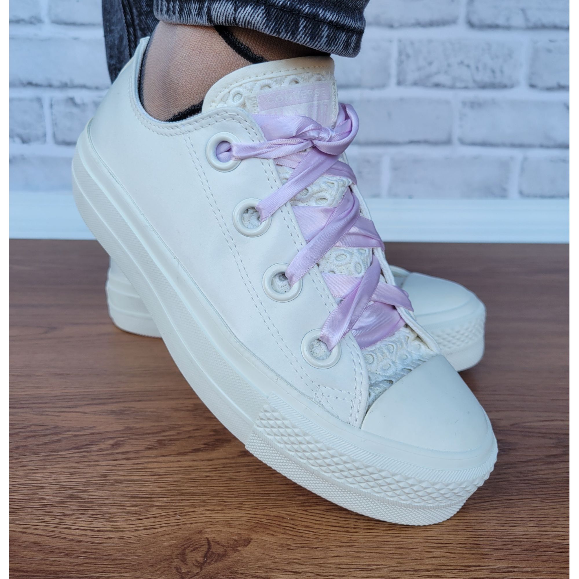 Converse ⭐Converse Ctas Lift OX Low 7 Womens Shoes Satin Embroidered Size US 7 / IT 37 - 2 Thumbnail