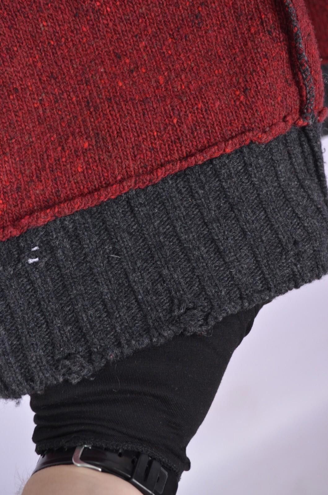 Dolce & Gabbana Dolce & Gabbana Mens V Neck Knit Red Wool Sweater Size 46 S Size US S / EU 44-46 / 1 - 9 Thumbnail