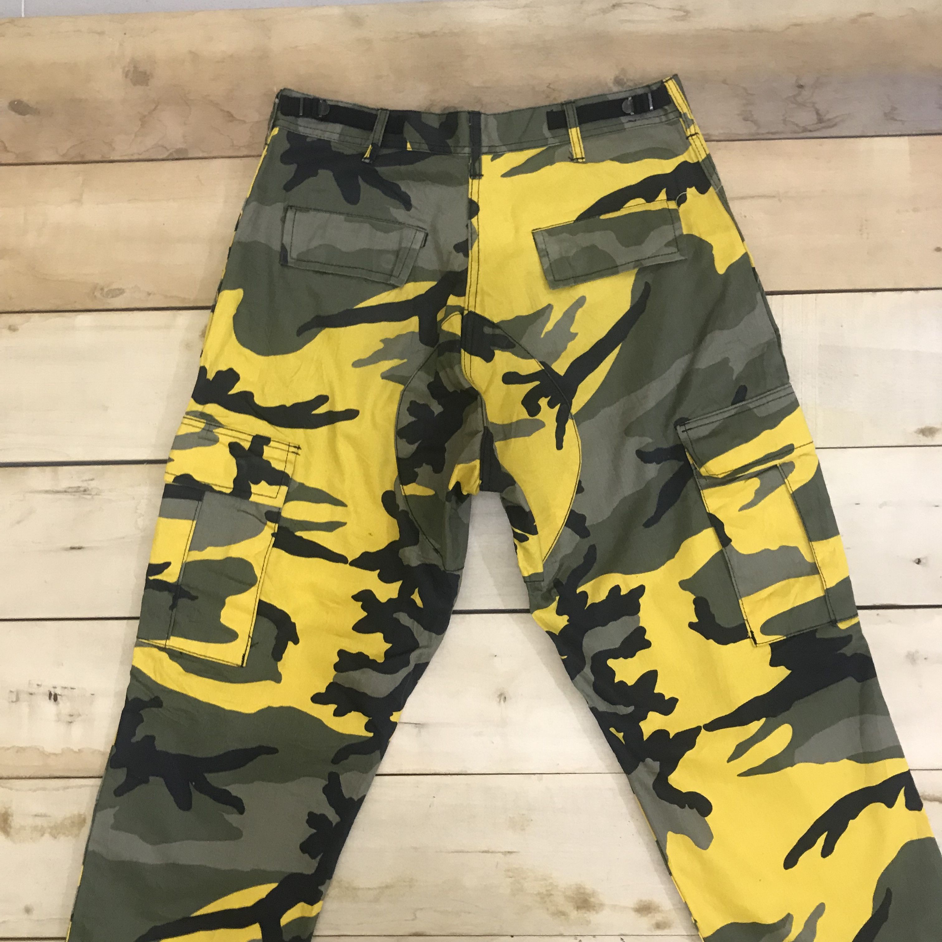 Vintage X269 RARE! VTG ARMY CAMO UTILITY CARGO PANTS Size US 31 - 6 Thumbnail