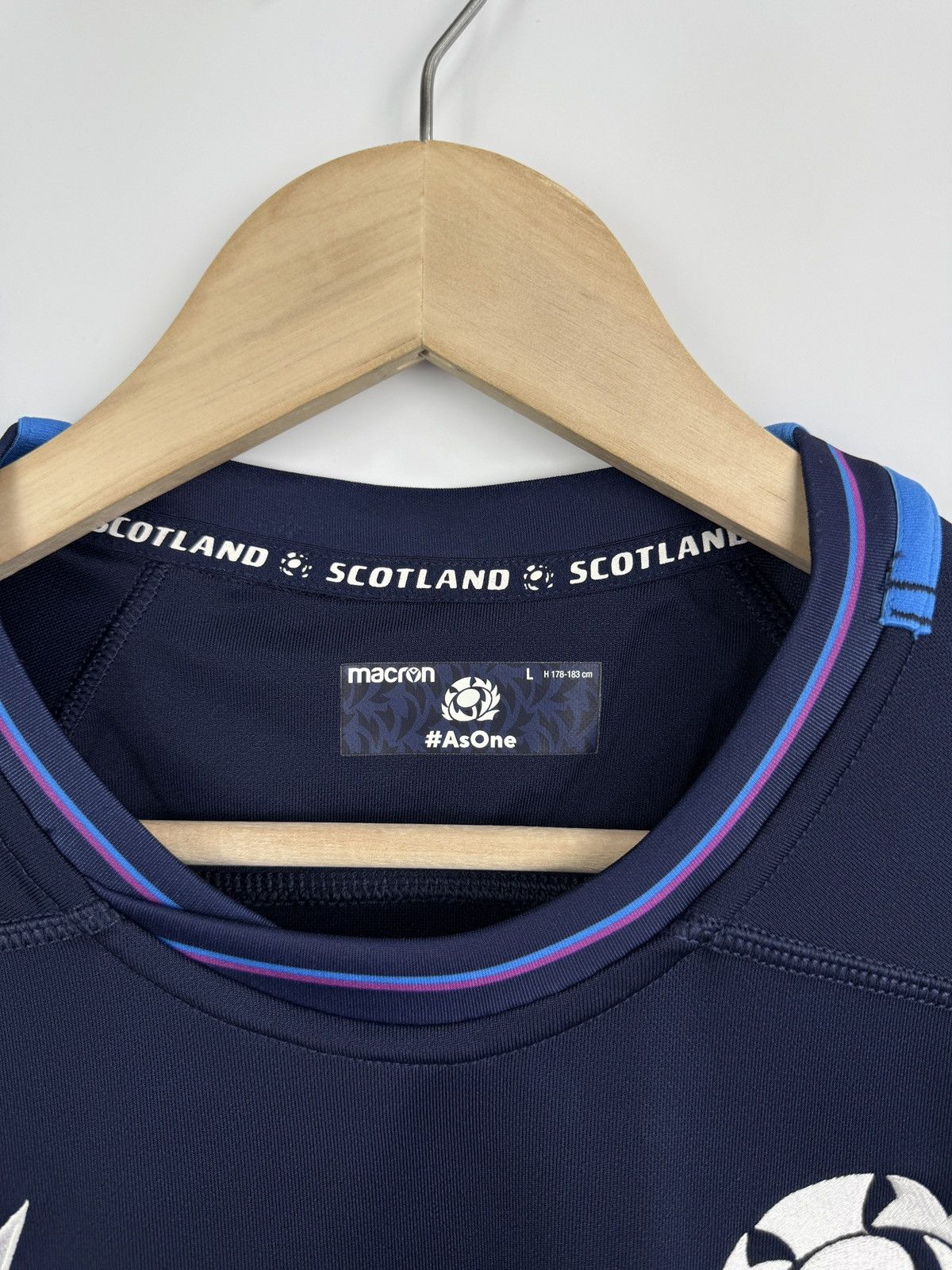 Macron 🏴󠁧󠁢󠁳󠁣󠁴󠁿2020 Macron Scotland National Rugby Team Peter Vardy Jersey Size US L / EU 52-54 / 3 - 6 Thumbnail