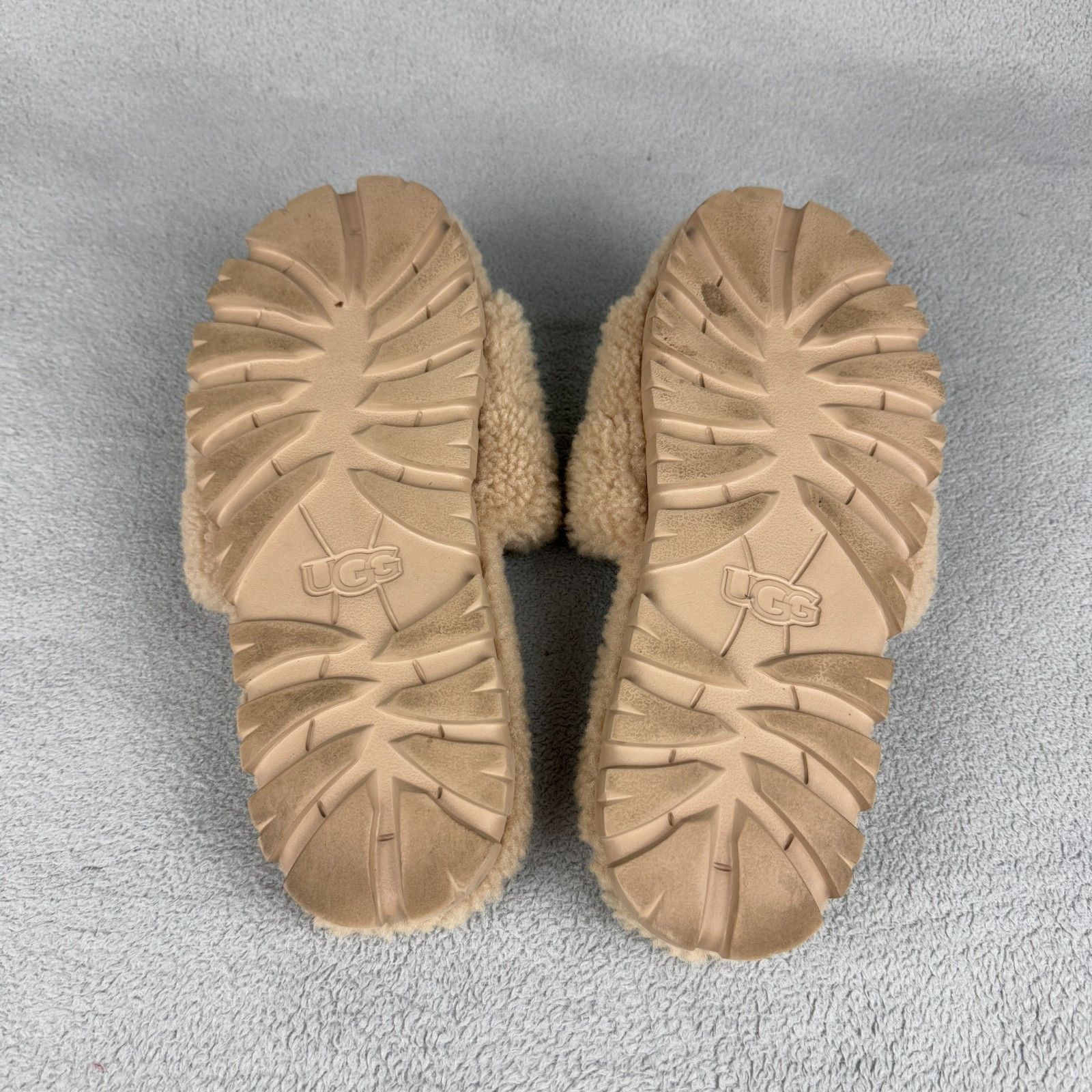 Ugg UGG Cozetta Curly Slide Sandals Womens 8 Sheepskin Slides Size US 8 / IT 38 - 4 Thumbnail