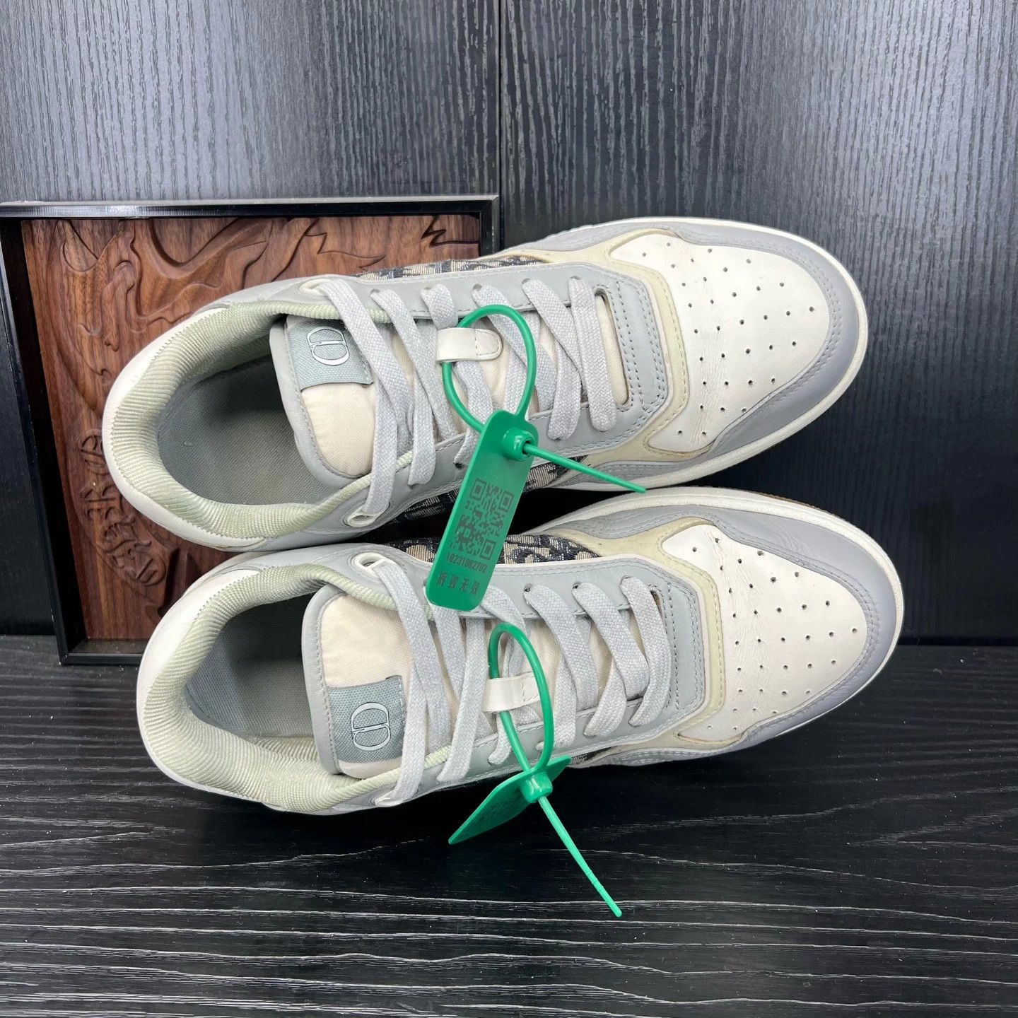 Dior Dior B27 Gray/White 41.5 Like New Size US 8.5 / EU 41-42 - 8 Thumbnail