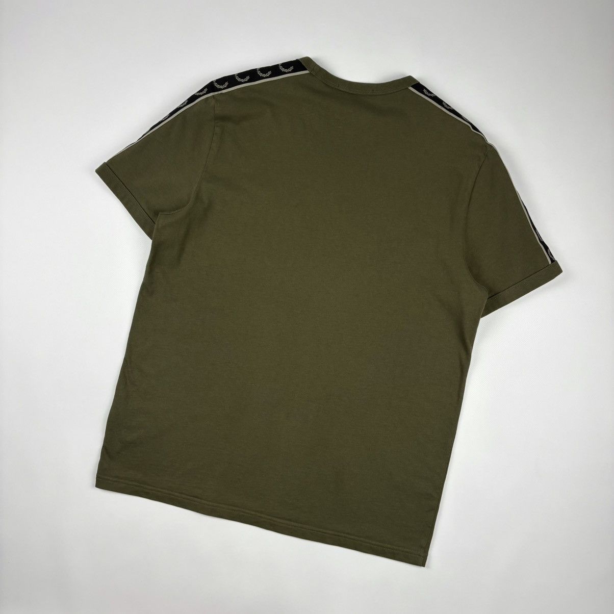 Fred Perry Fred Perry Sportswear Lampas T-Shirt Tee Size US L / EU 52-54 / 3 - 10 Thumbnail
