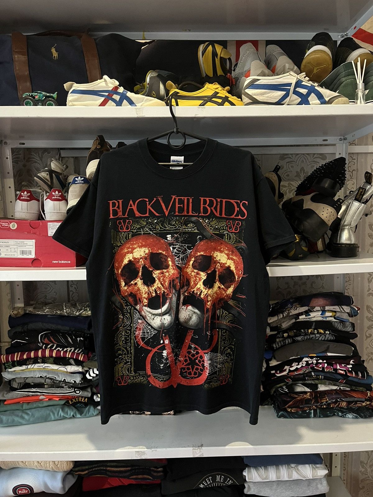 Band Tees Vintage Black Veil Brides 2013 Tour t-shirt Size US M / EU 48-50 / 2 - 1 Thumbnail