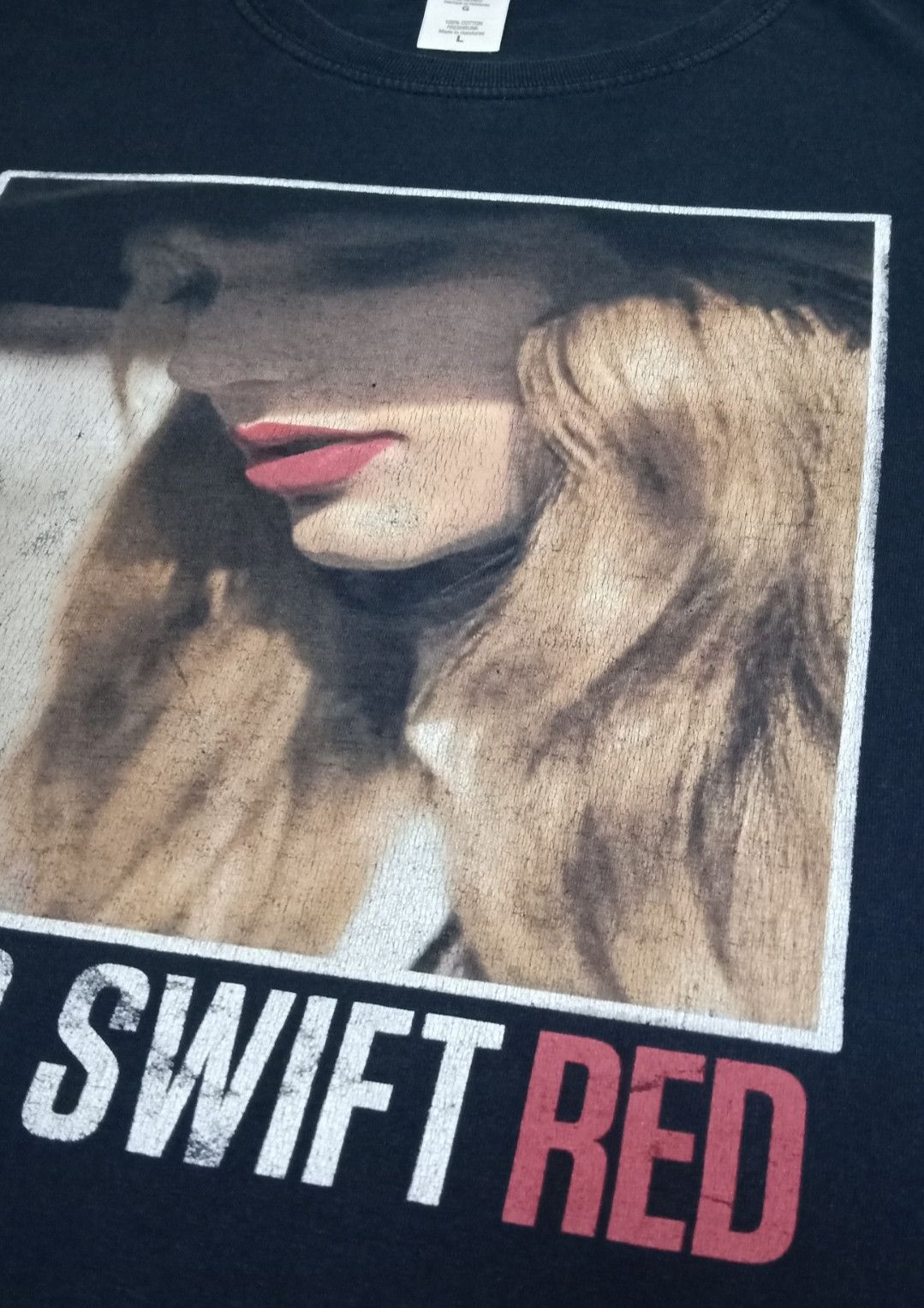 Band Tees Taylor Swift Red T-shirt Size US L / EU 52-54 / 3 - 6 Thumbnail