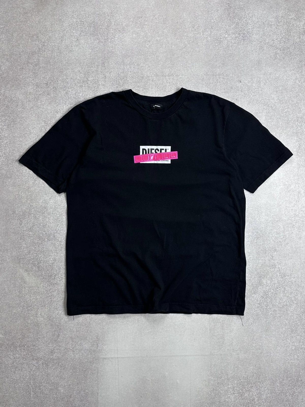 Diesel Vintage Diesel Y2K Hype Big Logo T-shirt XL Size US XL / EU 56 / 4 - 1 Thumbnail