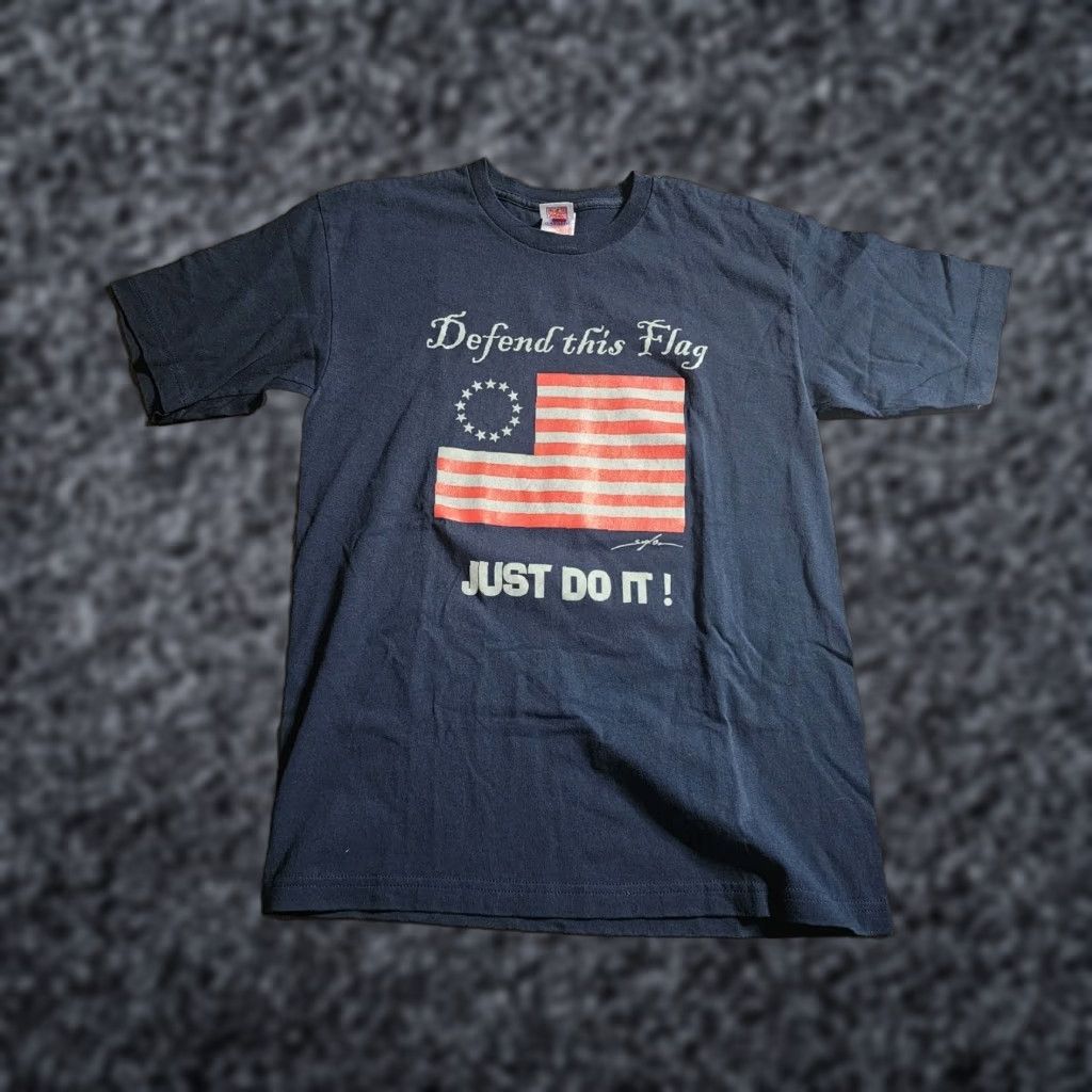 Vintage Bayside Mens M Old Glory Betsy Ross Defend This American Flag Just Do It Shirt Shirt Mens M Blue Cotton Short Sleeve Crew Neck Vintage No Size US M / EU 48-50 / 2 - 1 Thumbnail