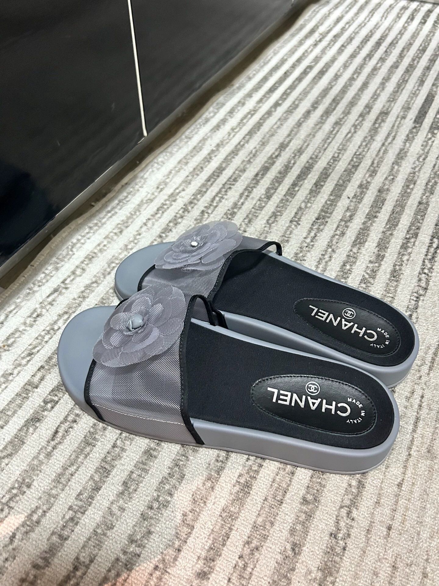 Chanel CHANEL Gray Blue Camellia 3D Slippers Size 38 Size US 7.5 / IT 37.5 - 2 Thumbnail