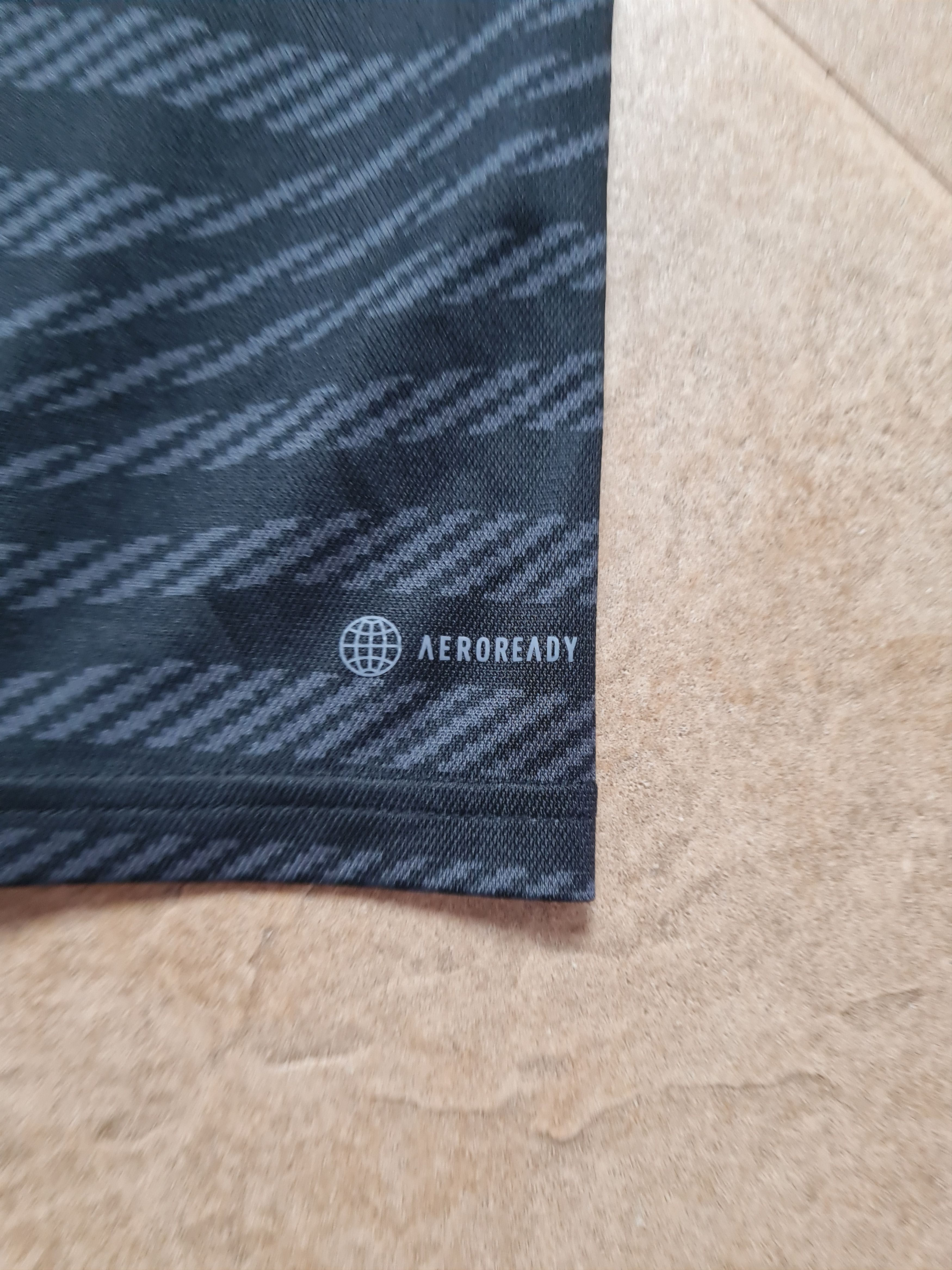 Adidas FOOTBALL JERSEY REAL MADRID THIRD SOOCCER SHIRT #9 BENZEMA Size US S / EU 44-46 / 1 - 8 Thumbnail