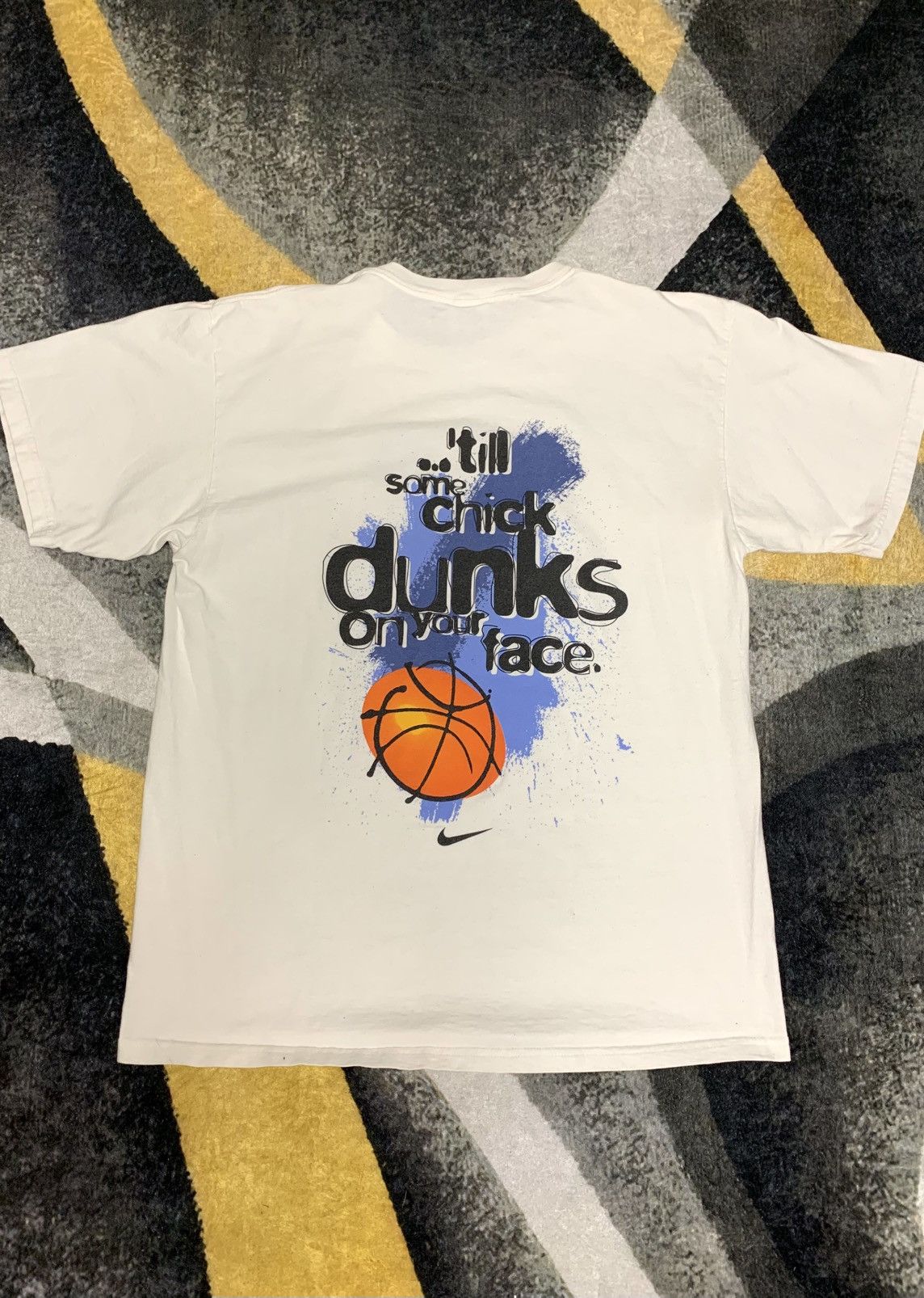 Nike Vintage Nike T-Shirt Chick Dunks On Your Face Size ONE SIZE - 2 Thumbnail