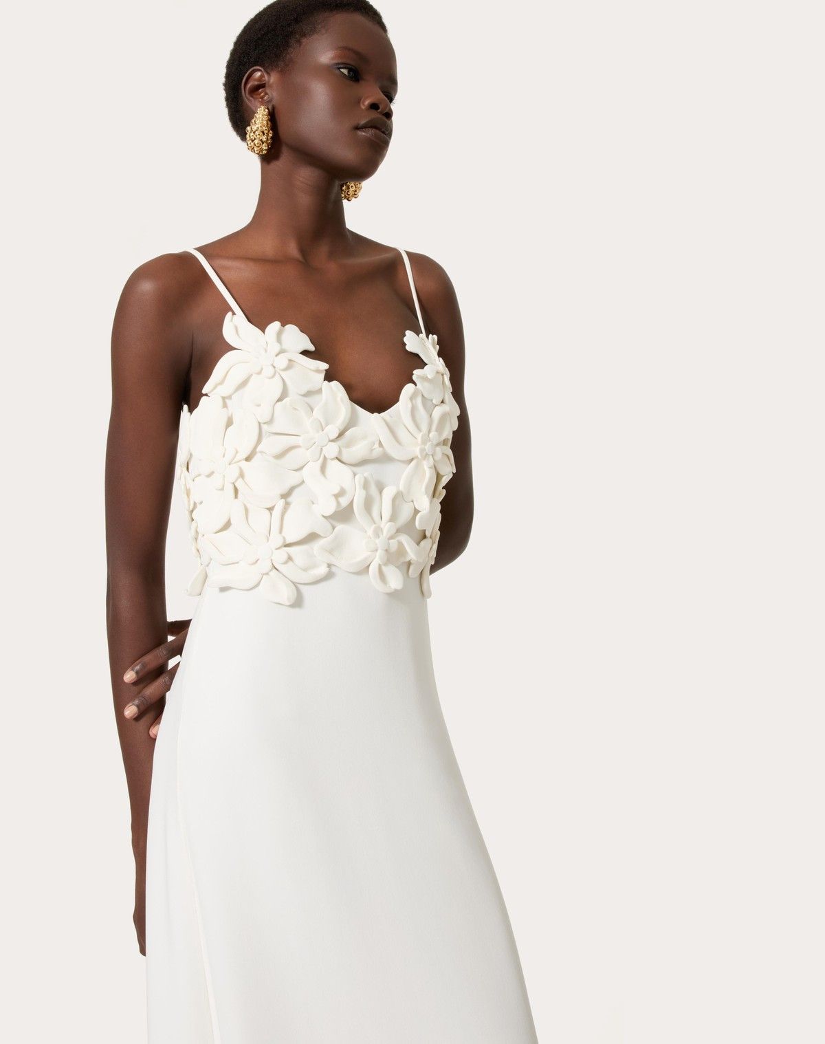 Valentino o1s1wg110525 Embroidered Cady Couture Gown in White Size XS / US 0-2 / IT 36-38 - 6 Thumbnail