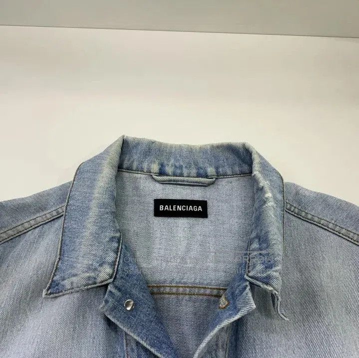 Balenciaga Balenciaga Logo Denim Jacket for Men. Size US M / EU 48-50 / 2 - 4 Thumbnail