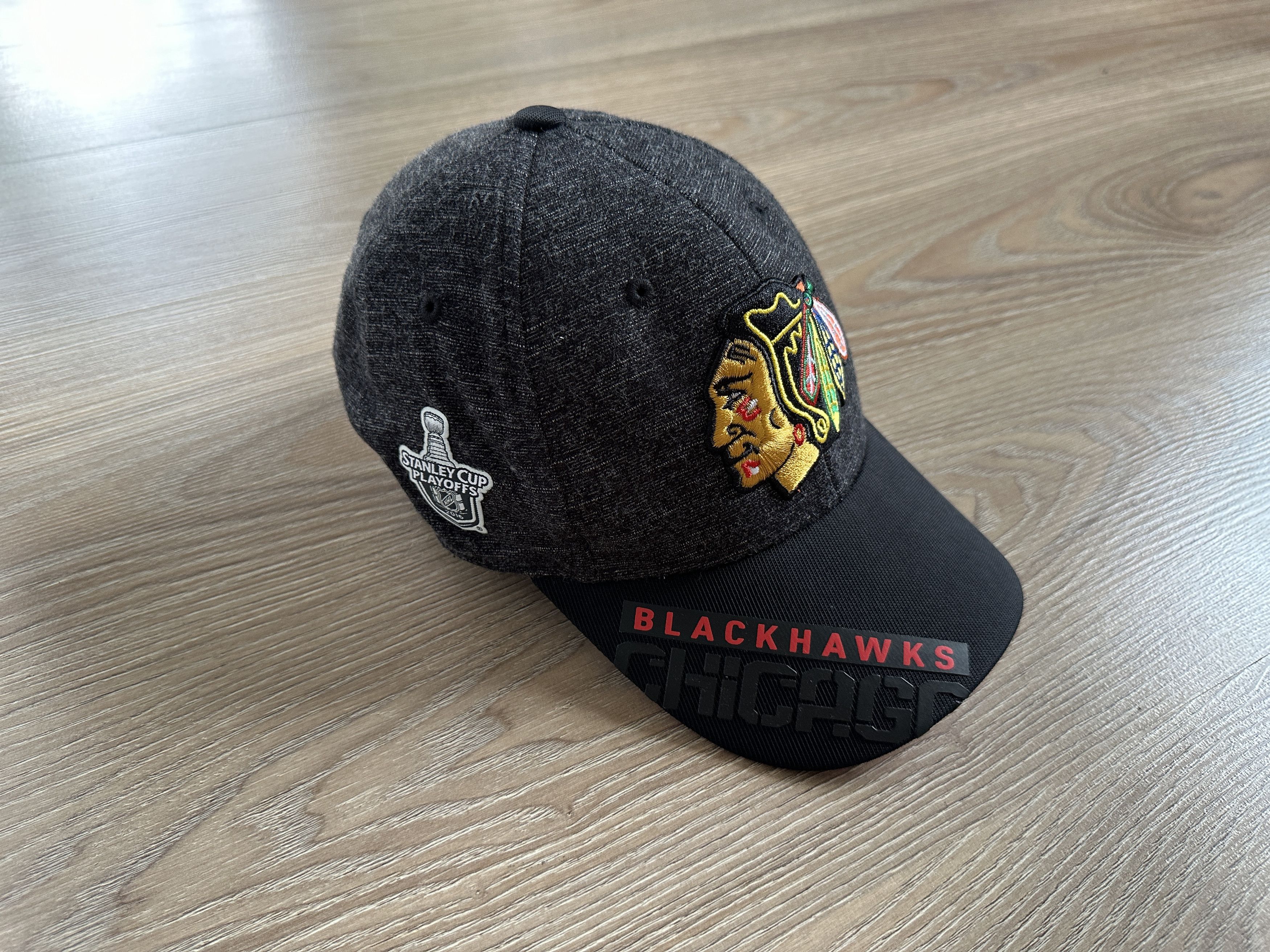 NHL × Reebok Reebok Chicago Blackhawks Stenley Cup Playoffs Cap Size ONE SIZE - 4 Thumbnail