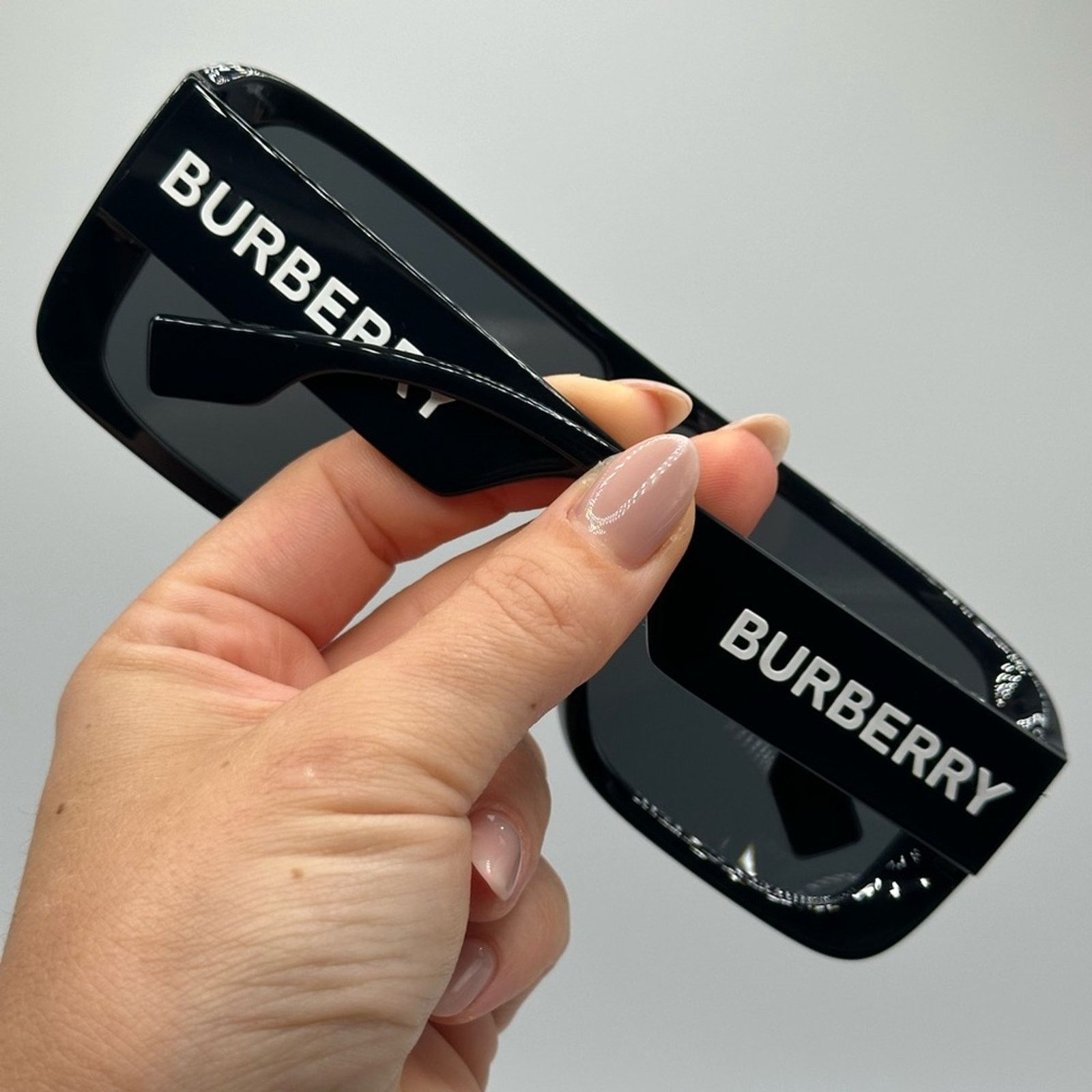 Burberry NEW BURBERRY BE4401U 300187 Black/DarkGrey Unisex Sunglasses Size ONE SIZE - 8 Thumbnail