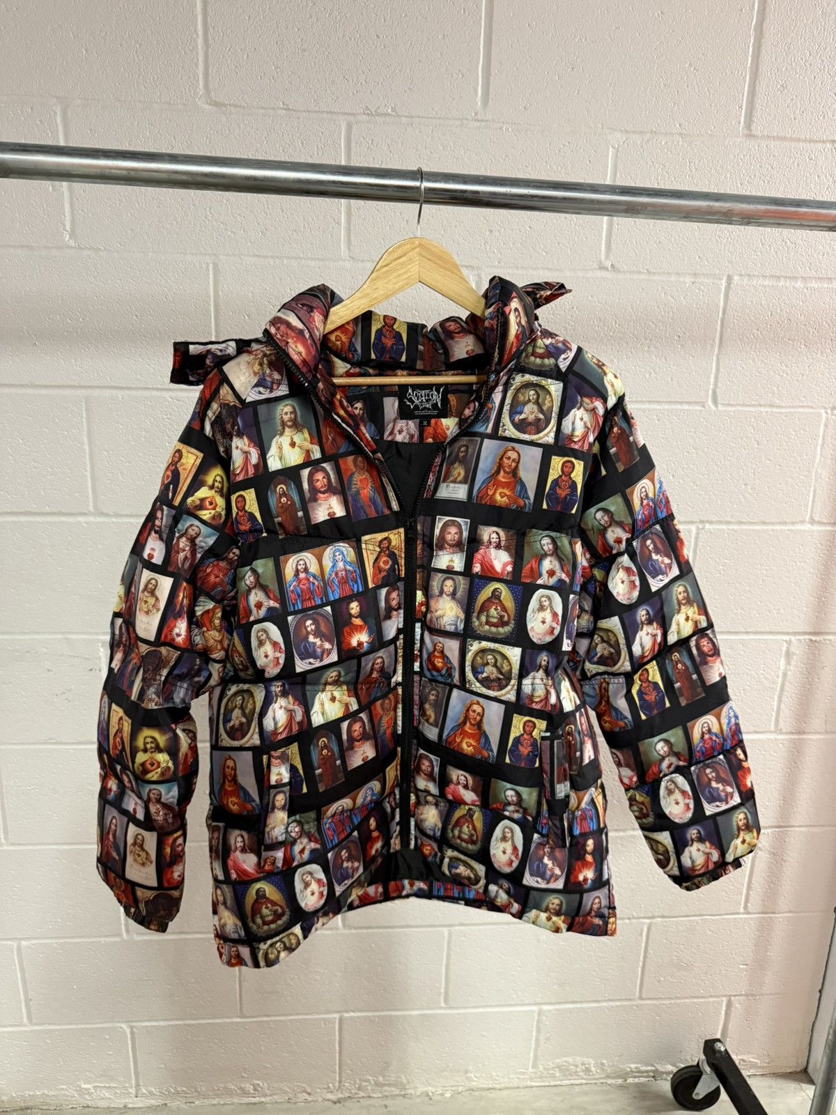 Section 8 Section 8 jesus & mary puffer coat Size US M / EU 48-50 / 2 - 1 Thumbnail
