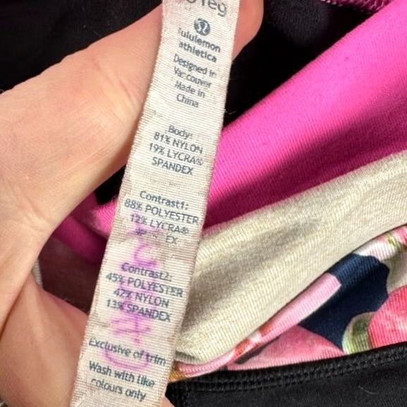 Lululemon Lululemon Athletica Flared Hiking Pant Womens 6 Reg Black Floral Stretch Outdoor Pants Athletic Womens 6 Reg Black Size 28" / US 6 / IT 42 - 5 Thumbnail