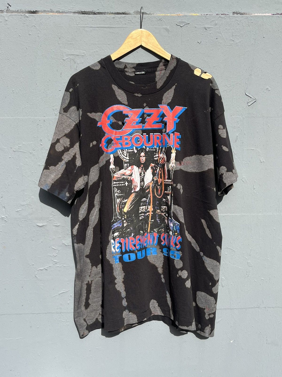 image of Ozzy Osbourne Concert Tee x Vintage Ozzy Osbourne Vintage Single-Stitch 95’ “Retirement Sucks” in B